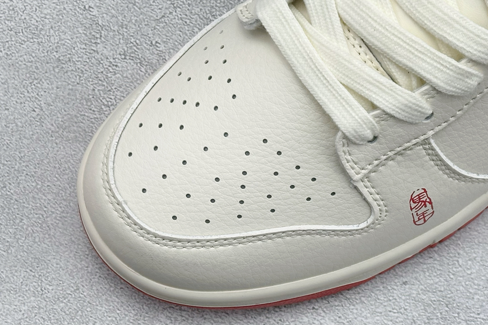 Nike Dunk Low Retro 马年限定 周年高端定制 低帮休闲板鞋 QW5288-100-Top High Quatity Cheap Sneakers Fashion Clothing Clothes Bags handbags Shoes of all Brand wholesale With The best Quality And Beautiful Price from China Factory Chinese suppliers wholesaler seller Nike Dunk Low Retro 马年限定 周年高端定制 低帮休闲板鞋 QW5288-100