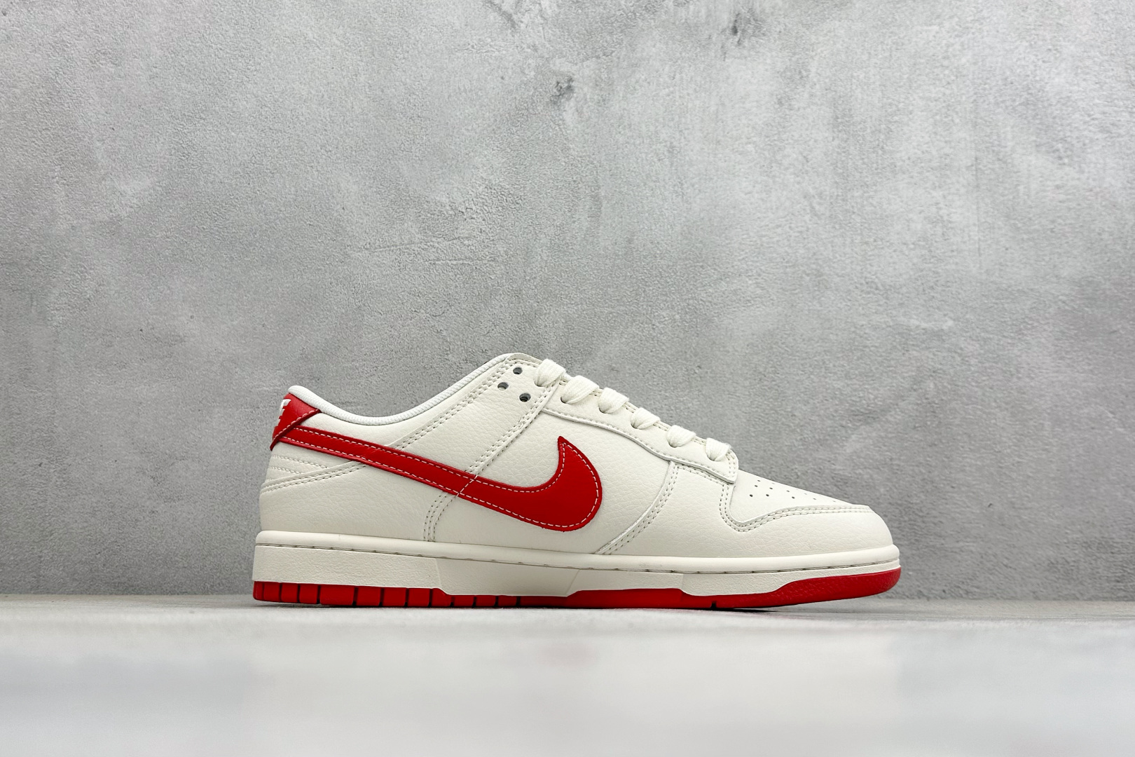 Nike Dunk Low Retro 马年限定 周年高端定制 低帮休闲板鞋 QW5288-100-Top High Quatity Cheap Sneakers Fashion Clothing Clothes Bags handbags Shoes of all Brand wholesale With The best Quality And Beautiful Price from China Factory Chinese suppliers wholesaler seller Nike Dunk Low Retro 马年限定 周年高端定制 低帮休闲板鞋 QW5288-100