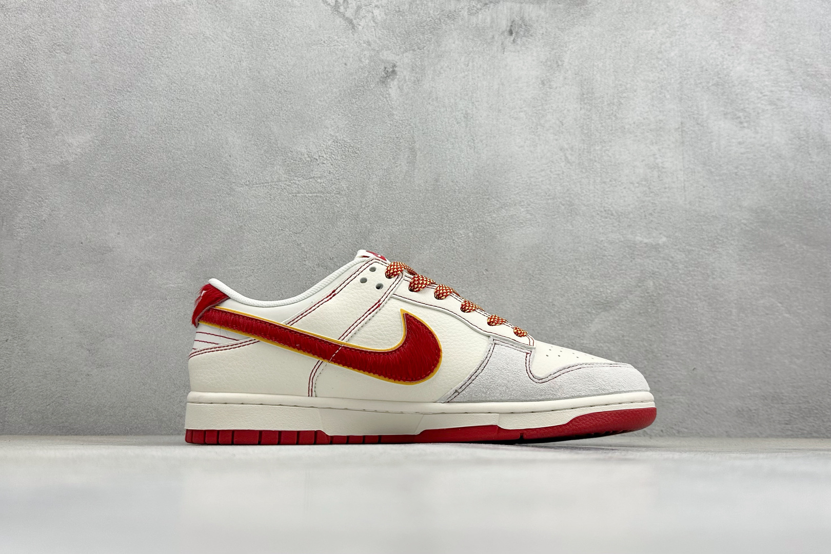 Nike Dunk Low Retro 马年限定 周年高端定制 低帮休闲板鞋 JY6988-131-Top High Quatity Cheap Sneakers Fashion Clothing Clothes Bags handbags Shoes of all Brand wholesale With The best Quality And Beautiful Price from China Factory Chinese suppliers wholesaler seller Nike Dunk Low Retro 马年限定 周年高端定制 低帮休闲板鞋 JY6988-131