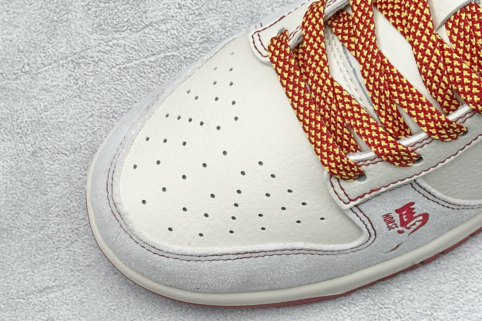 Nike Dunk Low Retro 马年限定 周年高端定制 低帮休闲板鞋 JY6988-131-Top High Quatity Cheap Sneakers Fashion Clothing Clothes Bags handbags Shoes of all Brand wholesale With The best Quality And Beautiful Price from China Factory Chinese suppliers wholesaler seller Nike Dunk Low Retro 马年限定 周年高端定制 低帮休闲板鞋 JY6988-131