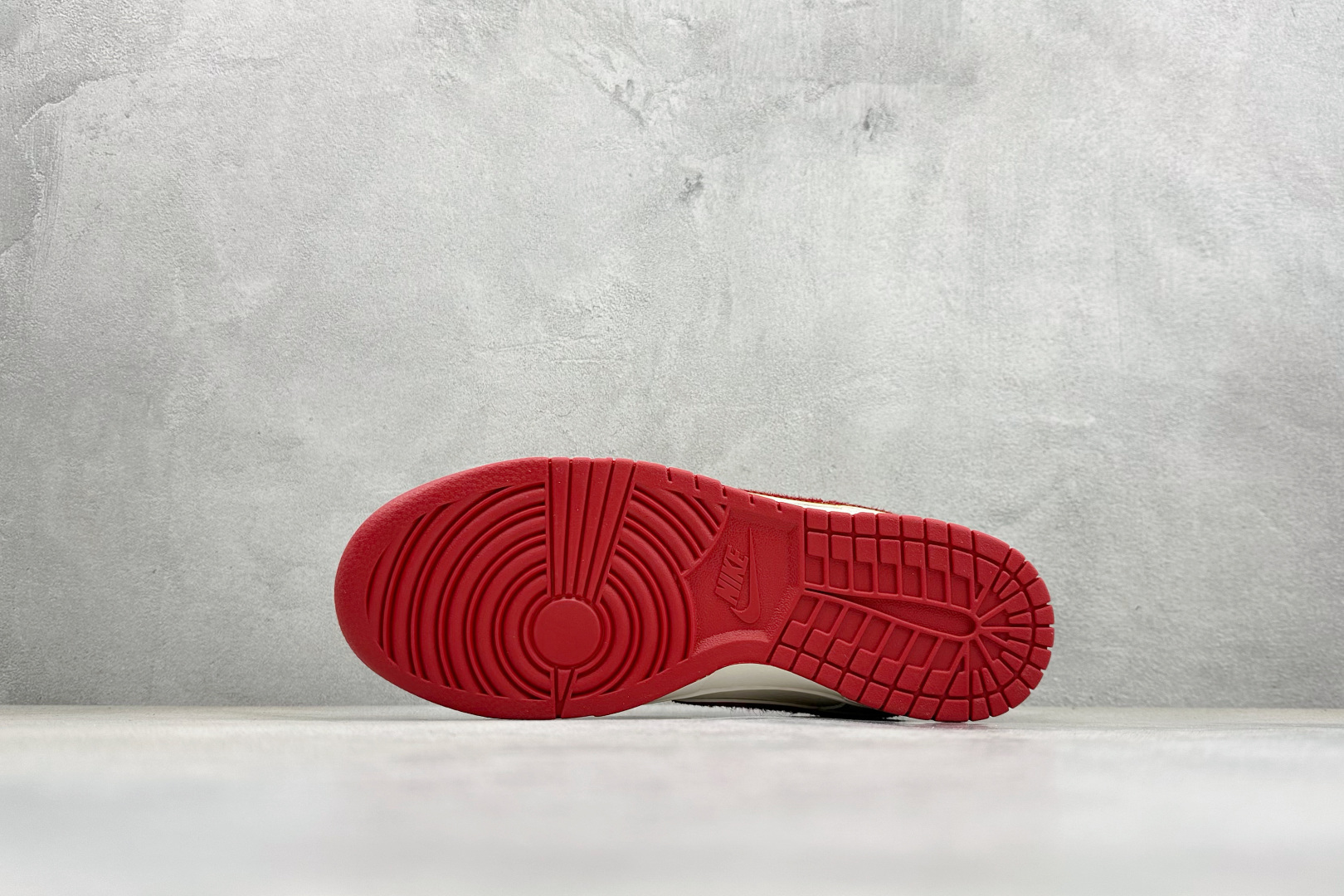 Nike Dunk Low Retro 马年限定 周年高端定制 低帮休闲板鞋 JY6988-131-Top High Quatity Cheap Sneakers Fashion Clothing Clothes Bags handbags Shoes of all Brand wholesale With The best Quality And Beautiful Price from China Factory Chinese suppliers wholesaler seller Nike Dunk Low Retro 马年限定 周年高端定制 低帮休闲板鞋 JY6988-131