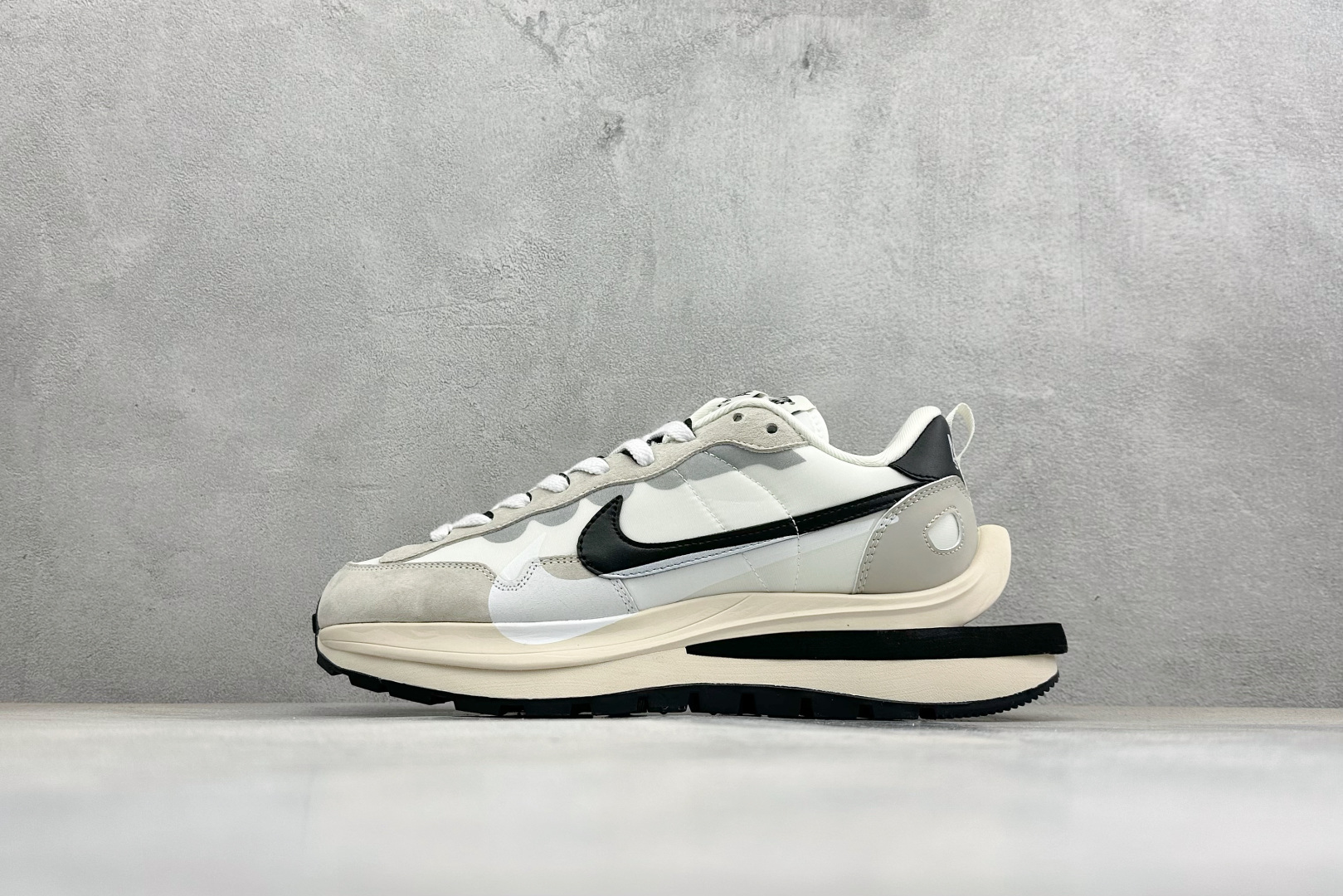 260 S版Sacai x Nike VaporWaffle 华夫3.0圆头舒适低帮生活休闲鞋 DD1875-101-Chinese UA Cheap High Quatity Brand Clothes Bags handbags Sneakers wholesale wholesaler seller from China Factory suppliers Fashion Clothing Shoes best Quality Beautiful Price 260 S版Sacai x Nike VaporWaffle 华夫3.0圆头舒适低帮生活休闲鞋 DD1875-101