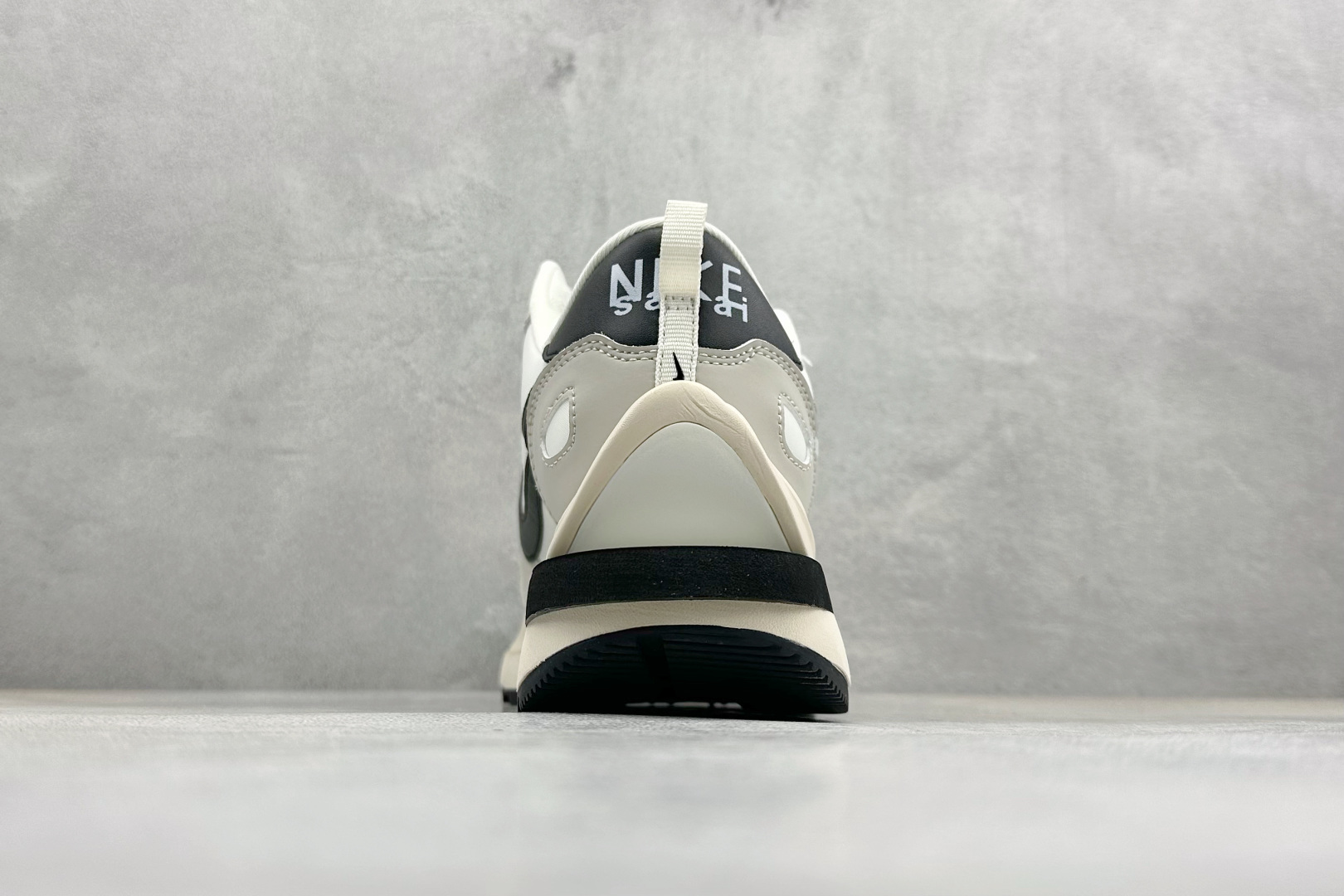 260 S版Sacai x Nike VaporWaffle 华夫3.0圆头舒适低帮生活休闲鞋 DD1875-101-Chinese UA Cheap High Quatity Brand Clothes Bags handbags Sneakers wholesale wholesaler seller from China Factory suppliers Fashion Clothing Shoes best Quality Beautiful Price 260 S版Sacai x Nike VaporWaffle 华夫3.0圆头舒适低帮生活休闲鞋 DD1875-101