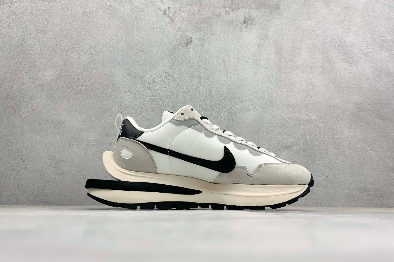 260 S版Sacai x Nike VaporWaffle 华夫3.0圆头舒适低帮生活休闲鞋 DD1875-101-Chinese UA Cheap High Quatity Brand Clothes Bags handbags Sneakers wholesale wholesaler seller from China Factory suppliers Fashion Clothing Shoes best Quality Beautiful Price 260 S版Sacai x Nike VaporWaffle 华夫3.0圆头舒适低帮生活休闲鞋 DD1875-101