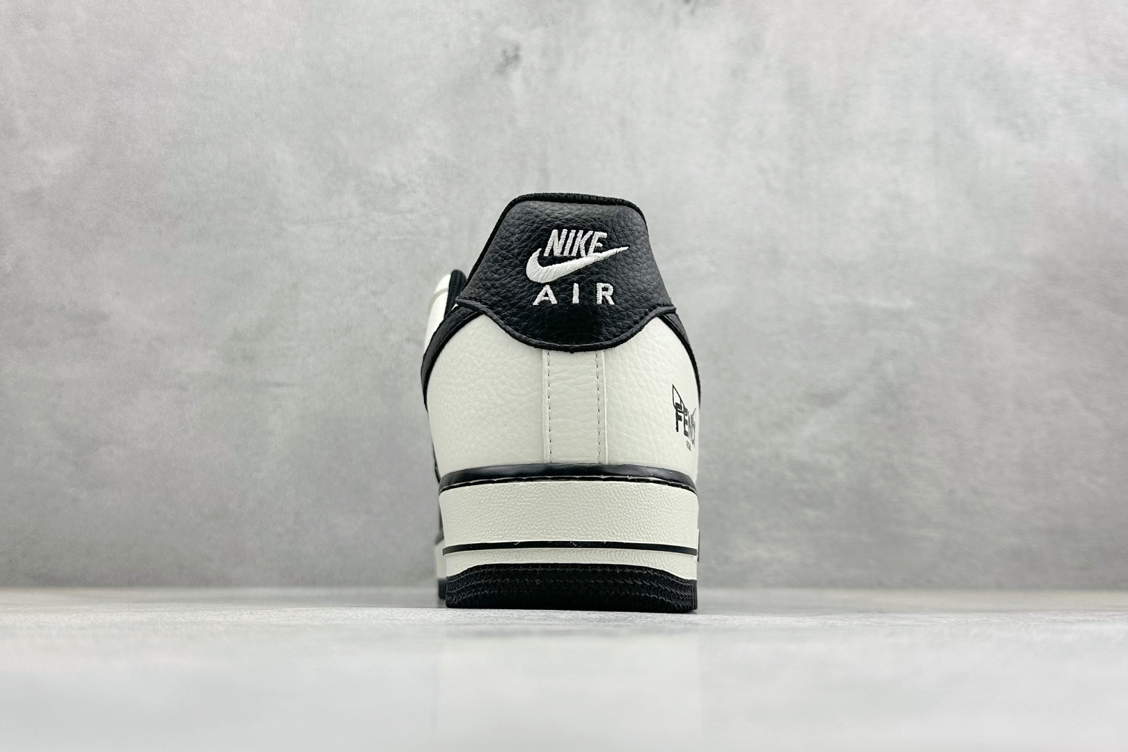 SC版Nike Air Force 1'07 Low 芬迪联名 空军一号低帮休闲板鞋 XY9025-018-Top High Quatity Cheap Sneakers Fashion Clothing Clothes Bags handbags Shoes of all Brand wholesale With The best Quality And Beautiful Price from China Factory Chinese suppliers wholesaler seller SC版Nike Air Force 1'07 Low 芬迪联名 空军一号低帮休闲板鞋 XY9025-018
