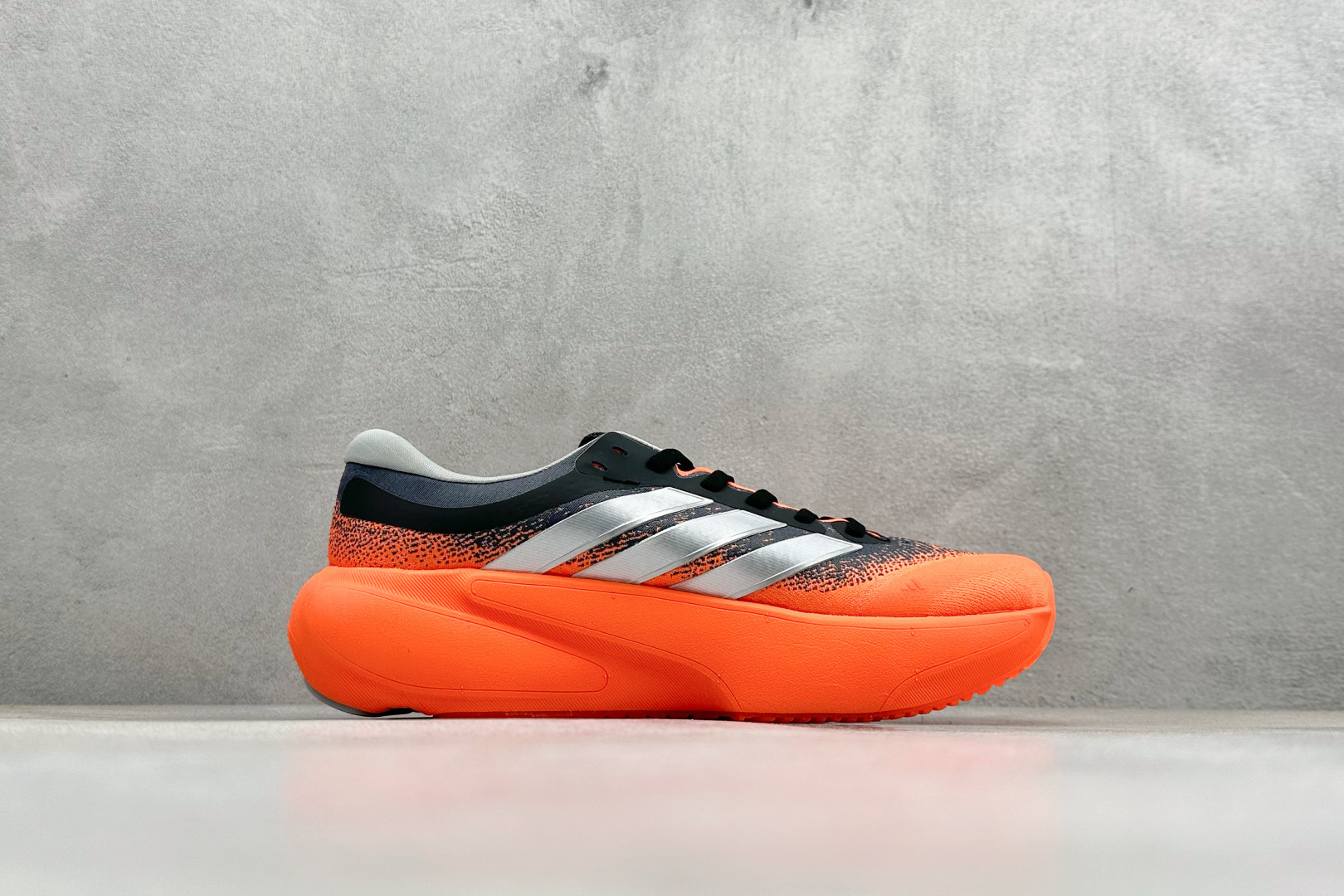 Adidas Supernova Solutione 3 M 阿迪透气缓震跑步鞋 KK1206 Adidas Supernova Solutione 3 M 阿迪透气缓震跑步鞋 KK1206