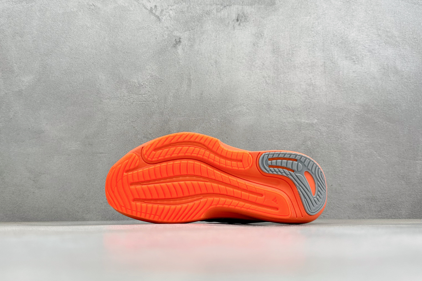 Adidas Supernova Solutione 3 M 阿迪透气缓震跑步鞋 KK1206 Adidas Supernova Solutione 3 M 阿迪透气缓震跑步鞋 KK1206