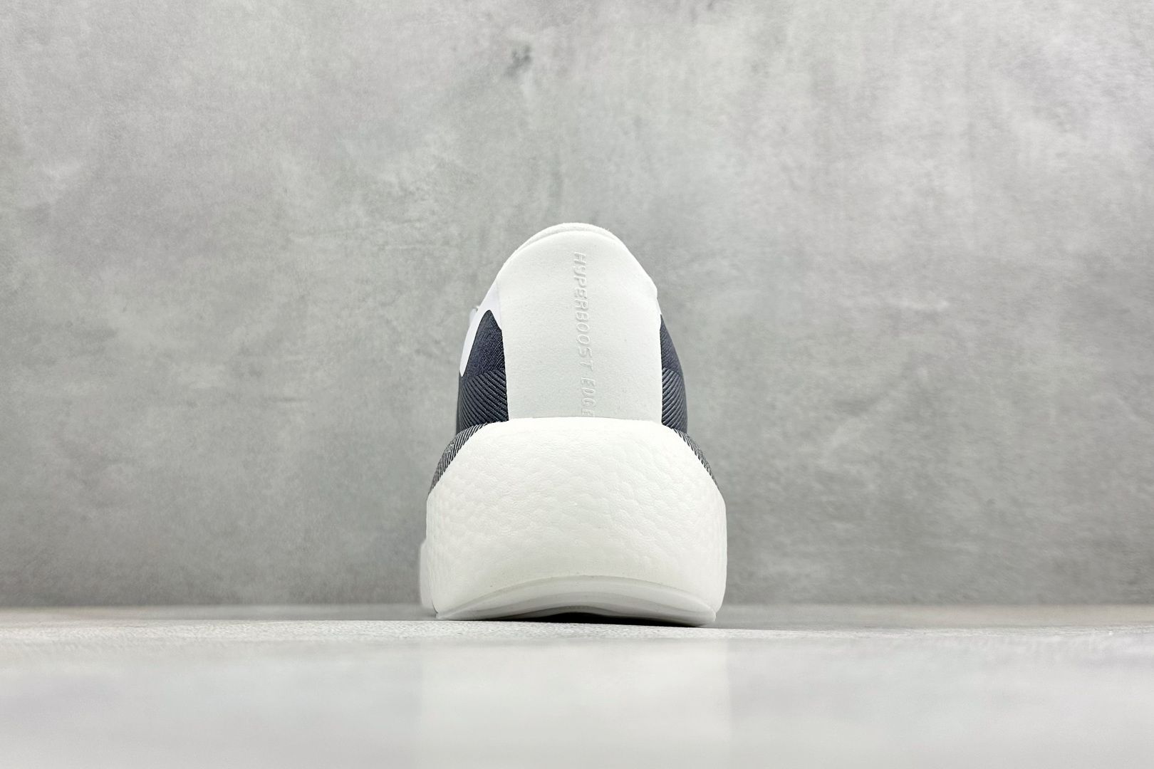 AD Hyper Boost Edge M 轻量竞速运动跑鞋 CELERMESH针织网面非常轻薄 KJ0751 AD Hyper Boost Edge M 轻量竞速运动跑鞋 CELERMESH针织网面非常轻薄 KJ0751