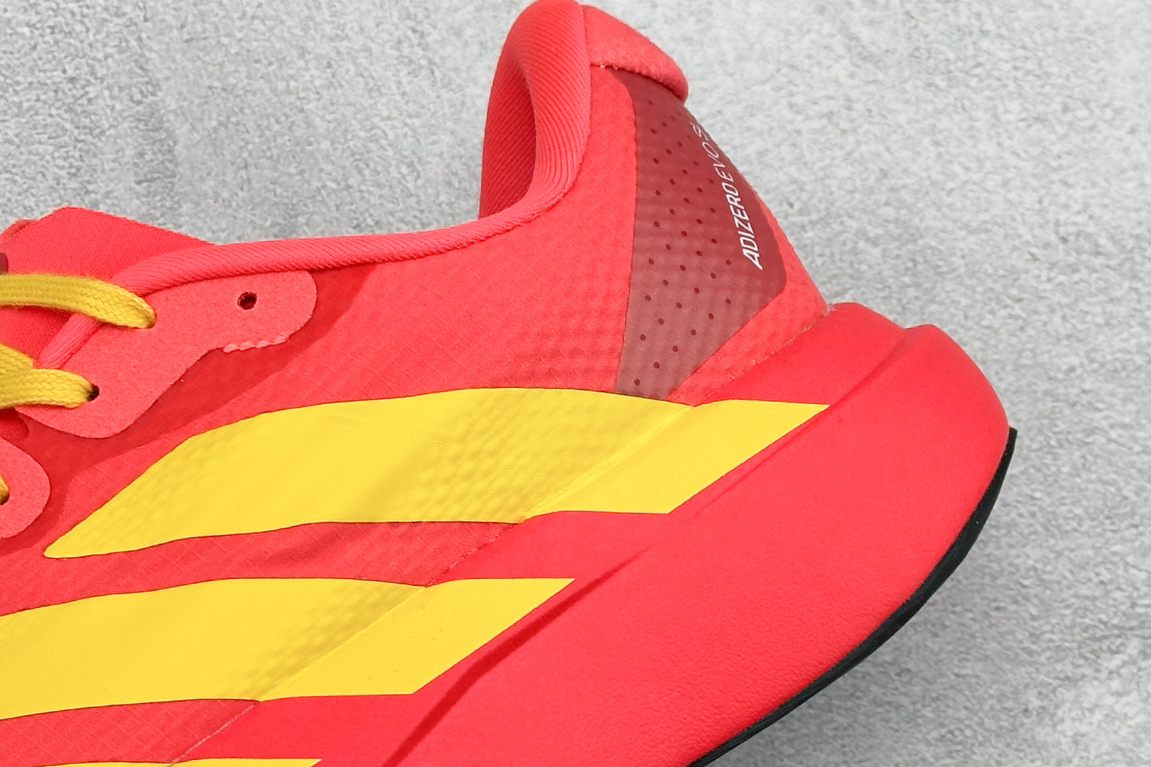 Adidas Adizero Evo SL 2 阿迪超轻透气缓震跑鞋 JQ4442