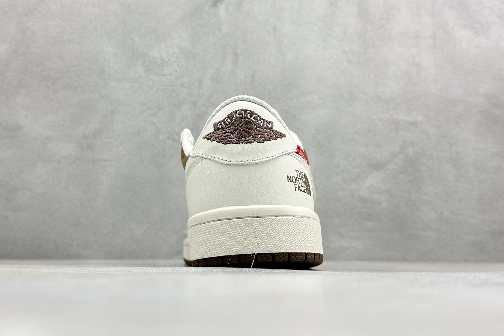 Air Jordan 1 Low AJ1 乔1 北面倒钩 高端定制 低帮复古篮球鞋 DM7866-129 Air Jordan 1 Low AJ1 乔1 北面倒钩 高端定制 低帮复古篮球鞋 DM7866-129
