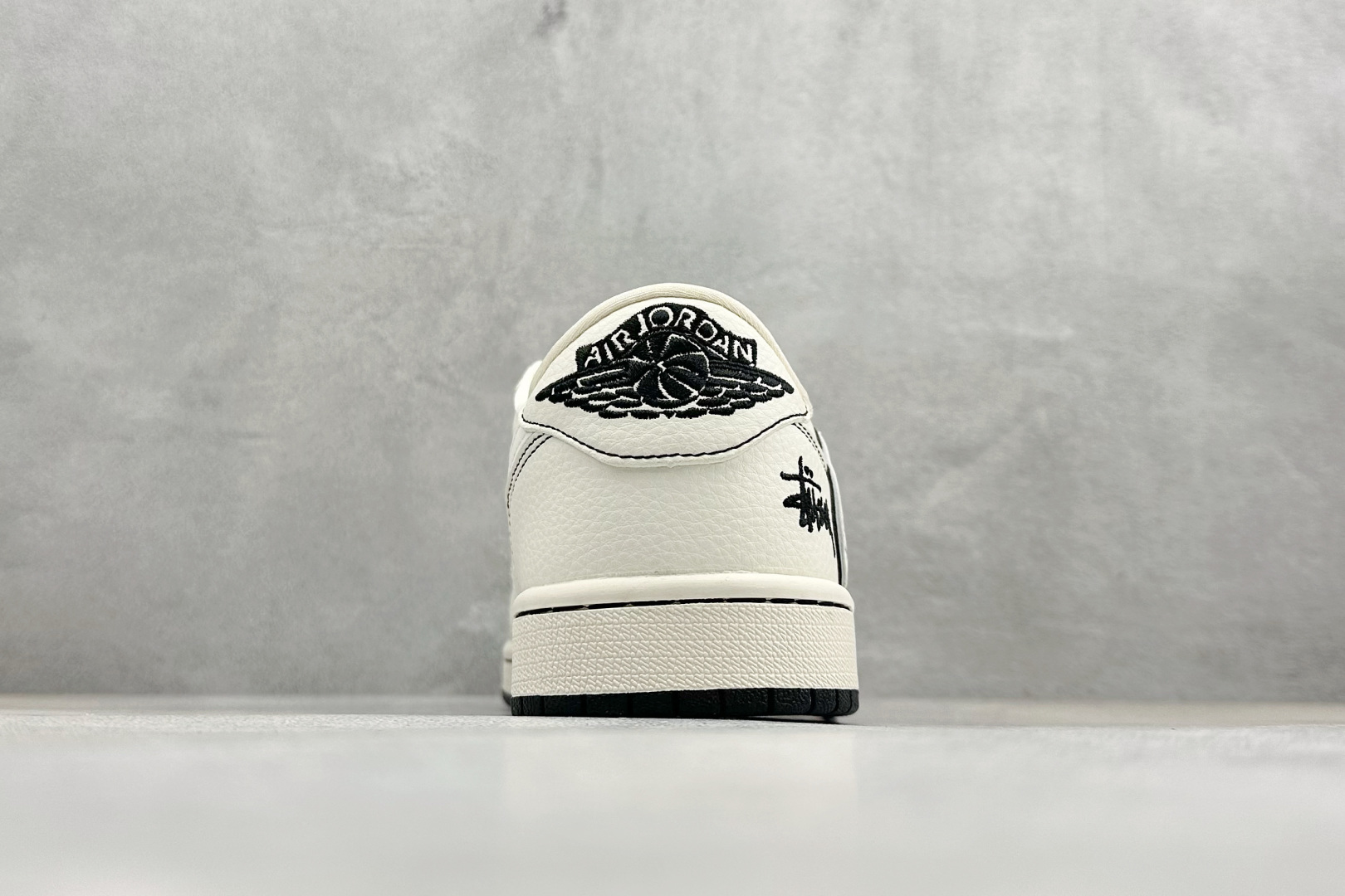 Air Jordan 1 Low AJ1 乔1 斯图西倒钩 高端定制 低帮复古篮球鞋 HH7518-086-Top High Quatity Cheap Sneakers Fashion Clothing Clothes Bags handbags Shoes of all Brand wholesale With The best Quality And Beautiful Price from China Factory Chinese suppliers wholesaler seller Air Jordan 1 Low AJ1 乔1 斯图西倒钩 高端定制 低帮复古篮球鞋 HH7518-086