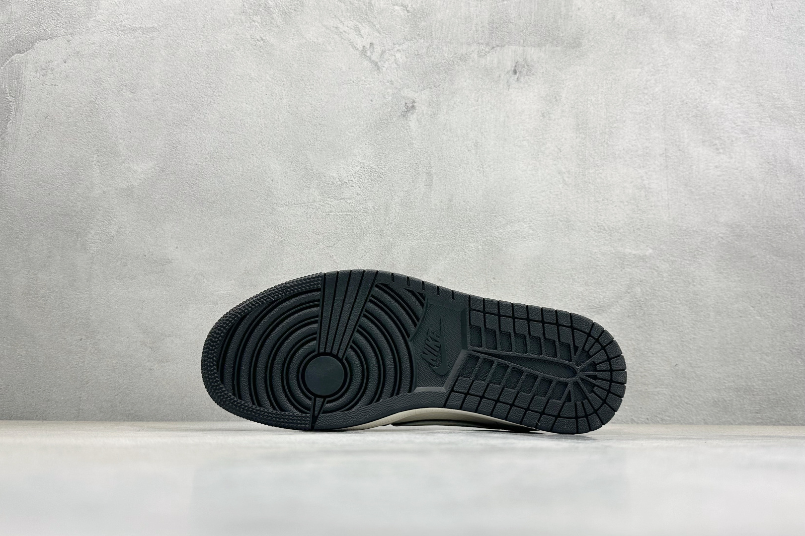 Air Jordan 1 Low AJ1 乔1 斯图西倒钩 高端定制 低帮复古篮球鞋 HH7518-086-Top High Quatity Cheap Sneakers Fashion Clothing Clothes Bags handbags Shoes of all Brand wholesale With The best Quality And Beautiful Price from China Factory Chinese suppliers wholesaler seller Air Jordan 1 Low AJ1 乔1 斯图西倒钩 高端定制 低帮复古篮球鞋 HH7518-086