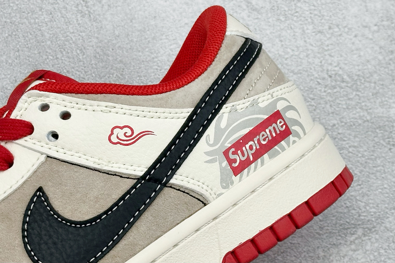 270 Nike Dunk Low Retro 马年限定 周年高端定制 低帮休闲板鞋 HG0026-006-Chinese UA Cheap High Quatity Brand Clothes Bags handbags Sneakers wholesale wholesaler seller from China Factory suppliers Fashion Clothing Shoes best Quality Beautiful Price 270 Nike Dunk Low Retro 马年限定 周年高端定制 低帮休闲板鞋 HG0026-006