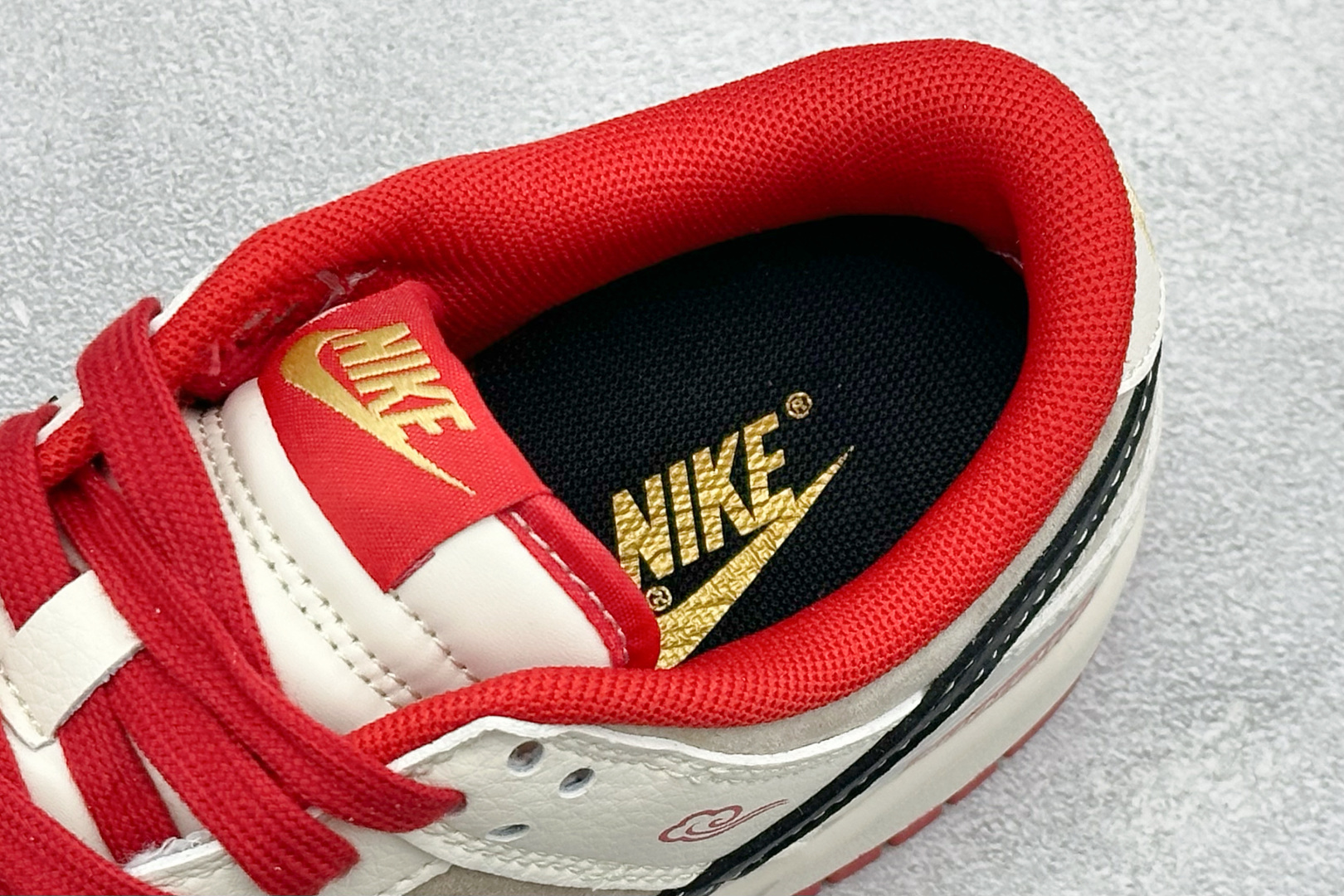 270 Nike Dunk Low Retro 马年限定 周年高端定制 低帮休闲板鞋 HG0026-006-Chinese UA Cheap High Quatity Brand Clothes Bags handbags Sneakers wholesale wholesaler seller from China Factory suppliers Fashion Clothing Shoes best Quality Beautiful Price 270 Nike Dunk Low Retro 马年限定 周年高端定制 低帮休闲板鞋 HG0026-006