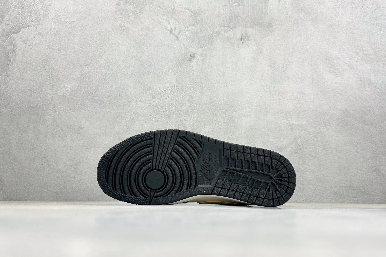 Air Jordan 1 Low AJ1 乔1 马年限定 高端定制 低帮倒钩复古篮球鞋 JP2026-125 Air Jordan 1 Low AJ1 乔1 马年限定 高端定制 低帮倒钩复古篮球鞋 JP2026-125