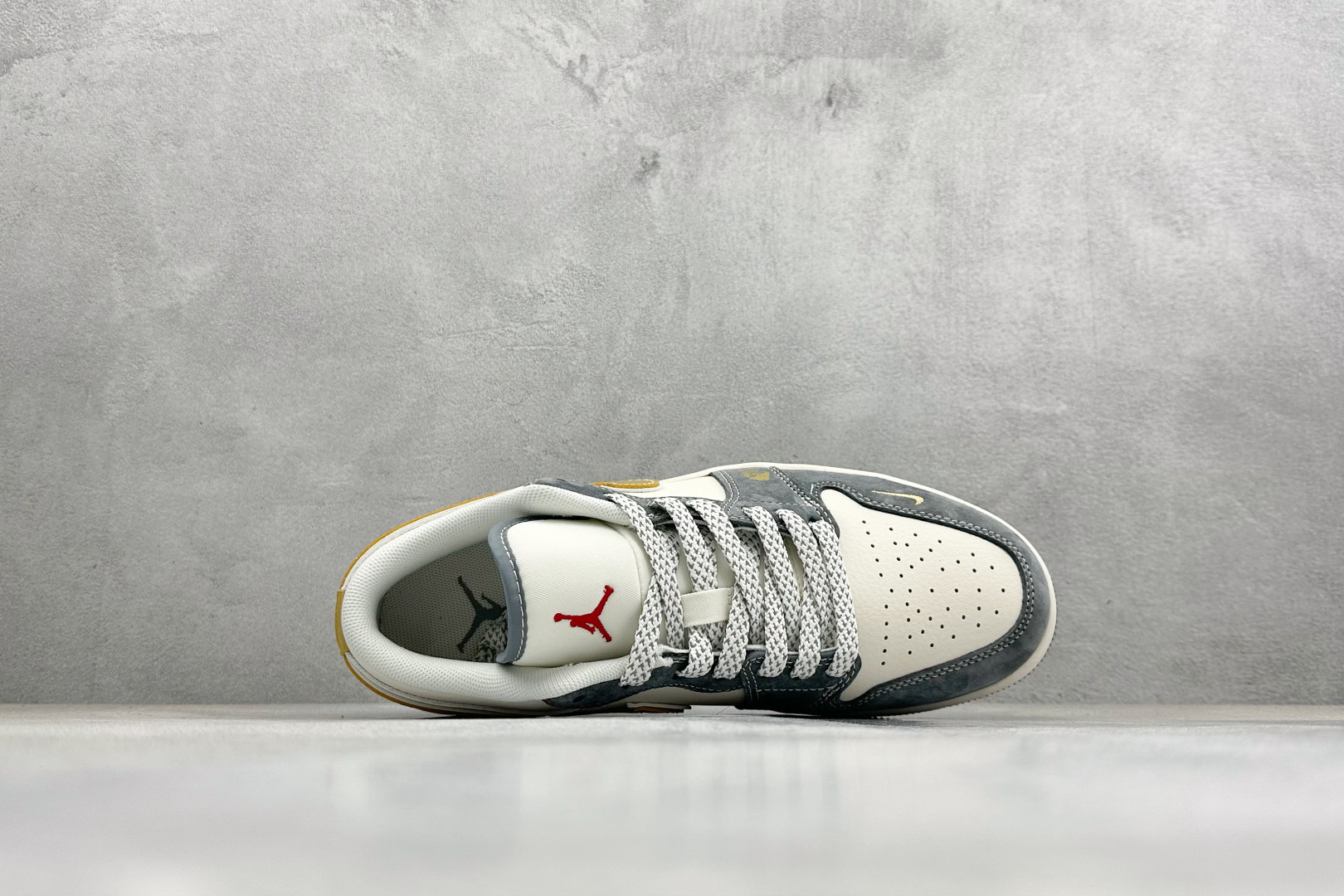 Air Jordan 1 Low AJ1 乔1 马年限定 高端定制 低帮倒钩复古篮球鞋 JP2026-125 Air Jordan 1 Low AJ1 乔1 马年限定 高端定制 低帮倒钩复古篮球鞋 JP2026-125
