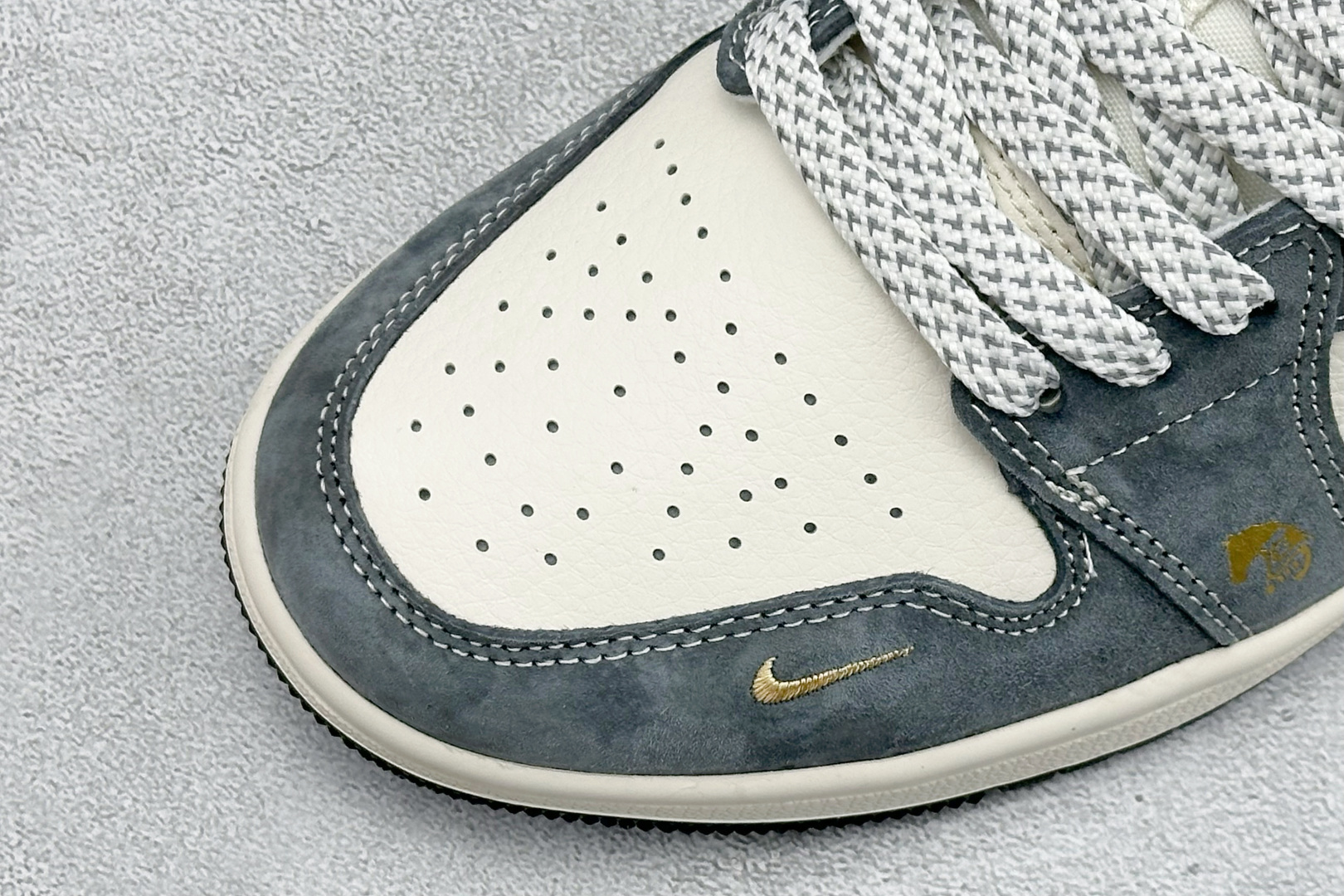 Air Jordan 1 Low AJ1 乔1 马年限定 高端定制 低帮倒钩复古篮球鞋 JP2026-125 Air Jordan 1 Low AJ1 乔1 马年限定 高端定制 低帮倒钩复古篮球鞋 JP2026-125