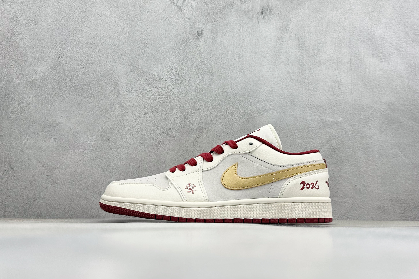 Air Jordan 1 Low AJ1 乔1 马年限定 高端定制 低帮复古篮球鞋 XT6998-137 Air Jordan 1 Low AJ1 乔1 马年限定 高端定制 低帮复古篮球鞋 XT6998-137