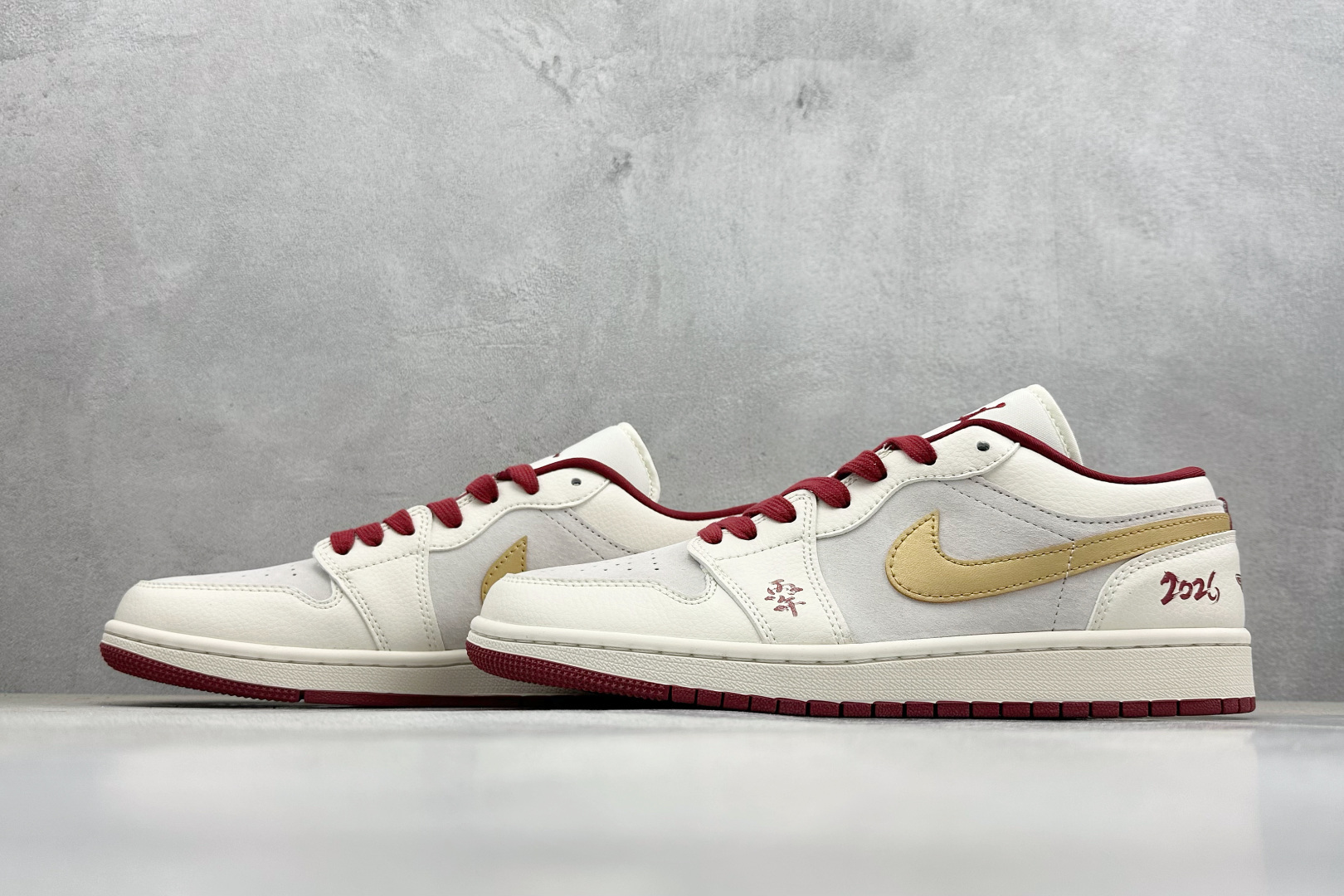 Air Jordan 1 Low AJ1 乔1 马年限定 高端定制 低帮复古篮球鞋 XT6998-137 Air Jordan 1 Low AJ1 乔1 马年限定 高端定制 低帮复古篮球鞋 XT6998-137