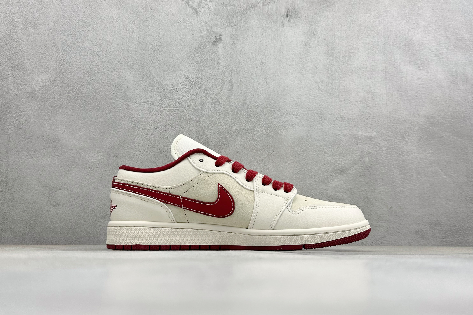 Air Jordan 1 Low AJ1 乔1 马年限定 高端定制 低帮复古篮球鞋 LX1988-827 Air Jordan 1 Low AJ1 乔1 马年限定 高端定制 低帮复古篮球鞋 LX1988-827