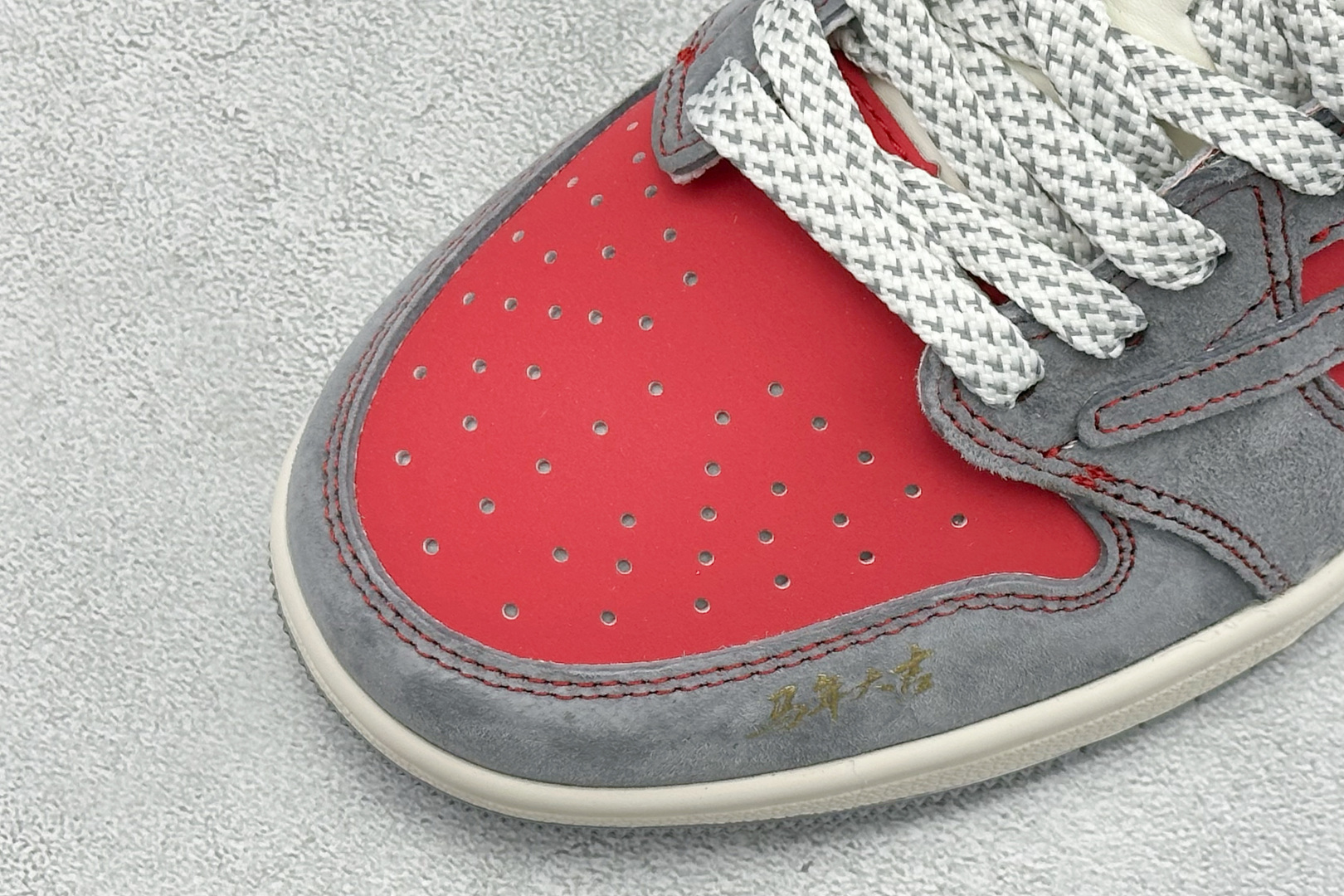 Air Jordan 1 Low AJ1 乔1 2026 马年限定 高端定制 低帮倒钩复古篮球鞋 JJ2508-105-Top High Quatity Cheap Sneakers Fashion Clothing Clothes Bags handbags Shoes of all Brand wholesale With The best Quality And Beautiful Price from China Factory Chinese suppliers wholesaler seller Air Jordan 1 Low AJ1 乔1 2026 马年限定 高端定制 低帮倒钩复古篮球鞋 JJ2508-105
