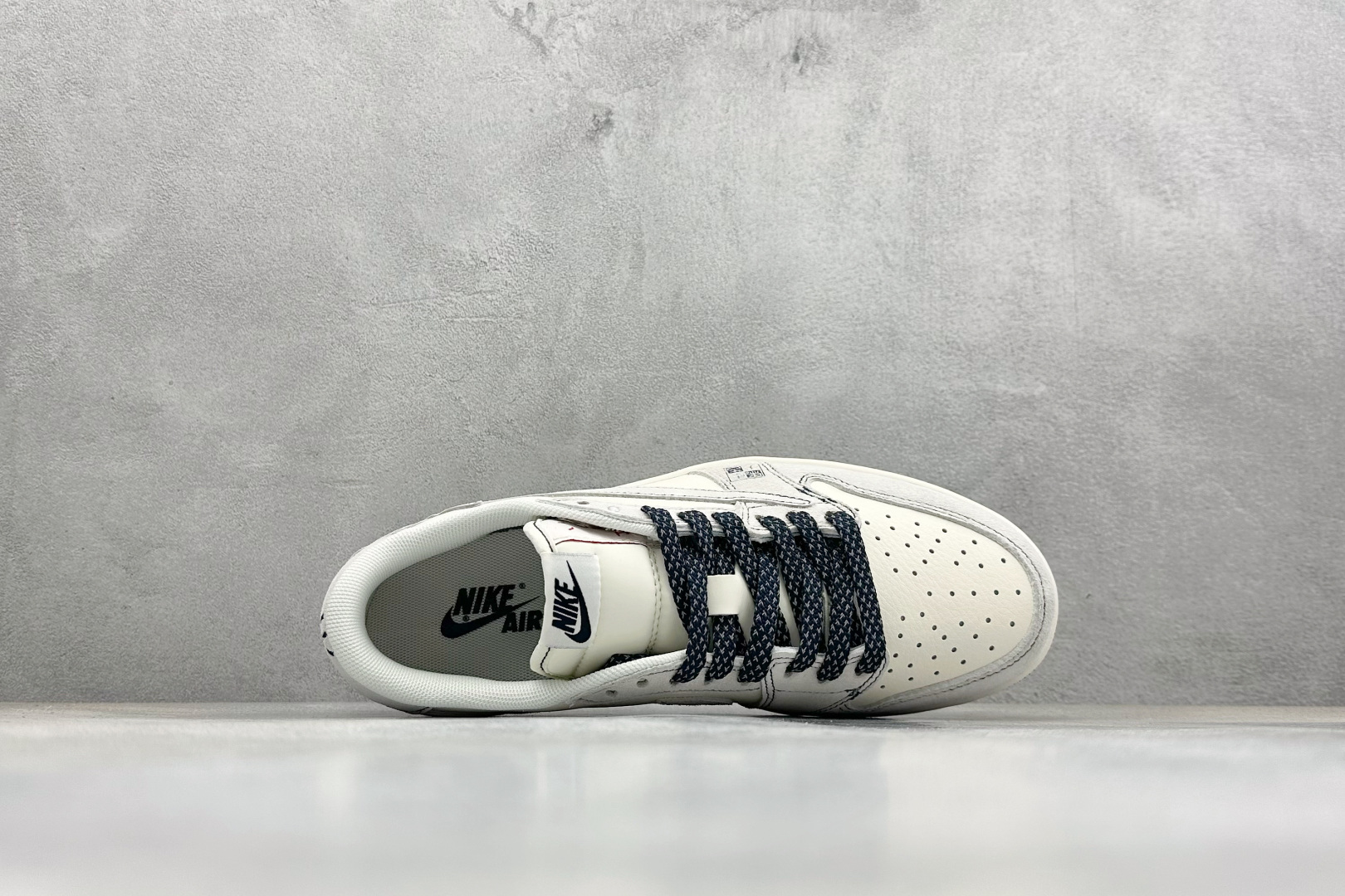260 Air Jordan 1 Low AJ1 乔1 2026 马年限定 高端定制 低帮倒钩复古篮球鞋 SD6868-120-Chinese UA Cheap High Quatity Brand Clothes Bags handbags Sneakers wholesale wholesaler seller from China Factory suppliers Fashion Clothing Shoes best Quality Beautiful Price 260 Air Jordan 1 Low AJ1 乔1 2026 马年限定 高端定制 低帮倒钩复古篮球鞋 SD6868-120