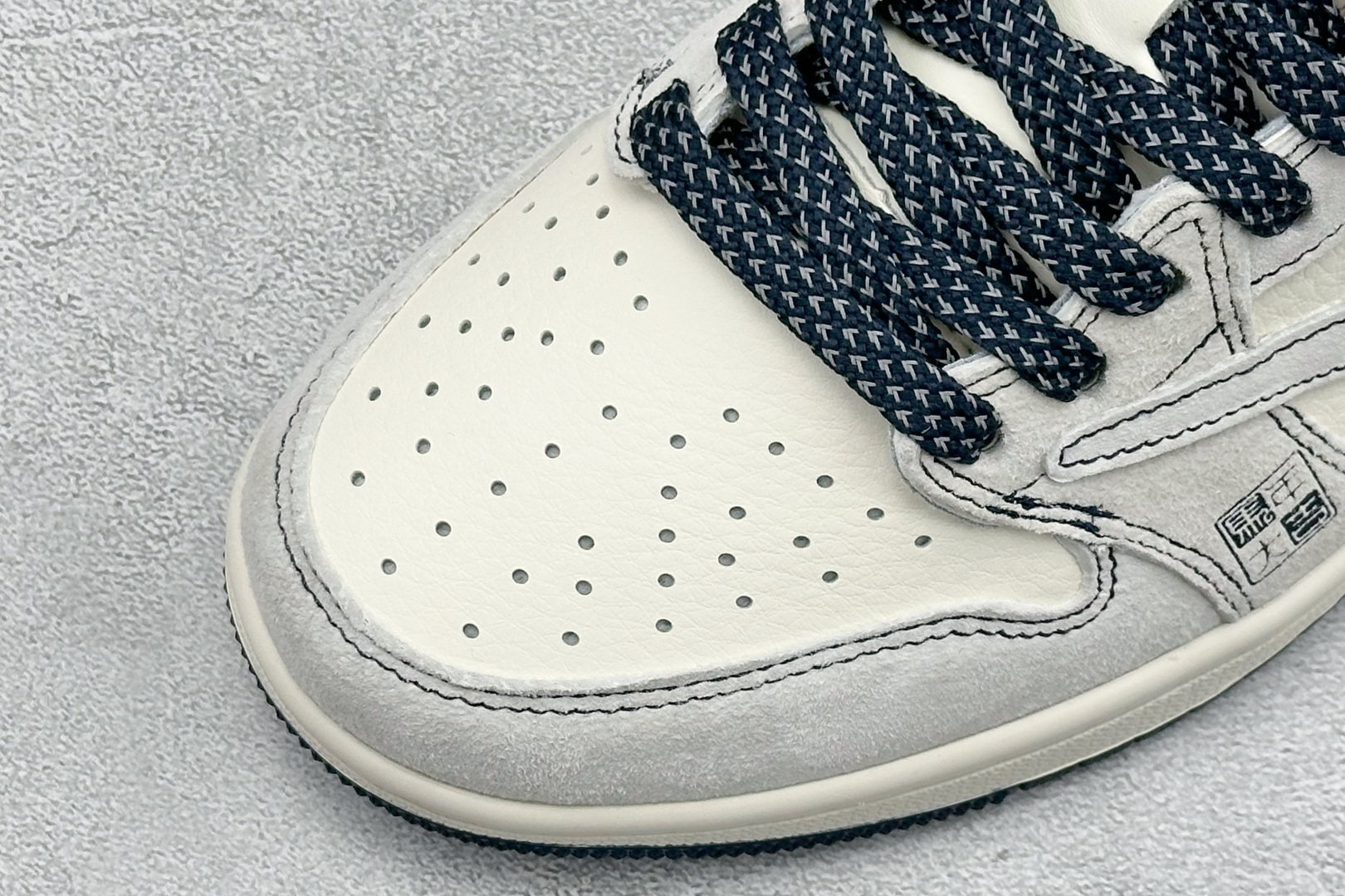 260 Air Jordan 1 Low AJ1 乔1 2026 马年限定 高端定制 低帮倒钩复古篮球鞋 SD6868-120-Chinese UA Cheap High Quatity Brand Clothes Bags handbags Sneakers wholesale wholesaler seller from China Factory suppliers Fashion Clothing Shoes best Quality Beautiful Price 260 Air Jordan 1 Low AJ1 乔1 2026 马年限定 高端定制 低帮倒钩复古篮球鞋 SD6868-120
