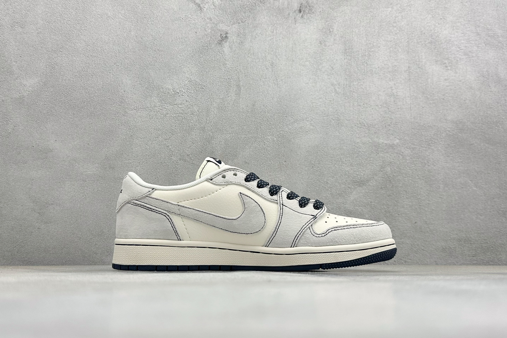 260 Air Jordan 1 Low AJ1 乔1 2026 马年限定 高端定制 低帮倒钩复古篮球鞋 SD6868-120-Chinese UA Cheap High Quatity Brand Clothes Bags handbags Sneakers wholesale wholesaler seller from China Factory suppliers Fashion Clothing Shoes best Quality Beautiful Price 260 Air Jordan 1 Low AJ1 乔1 2026 马年限定 高端定制 低帮倒钩复古篮球鞋 SD6868-120