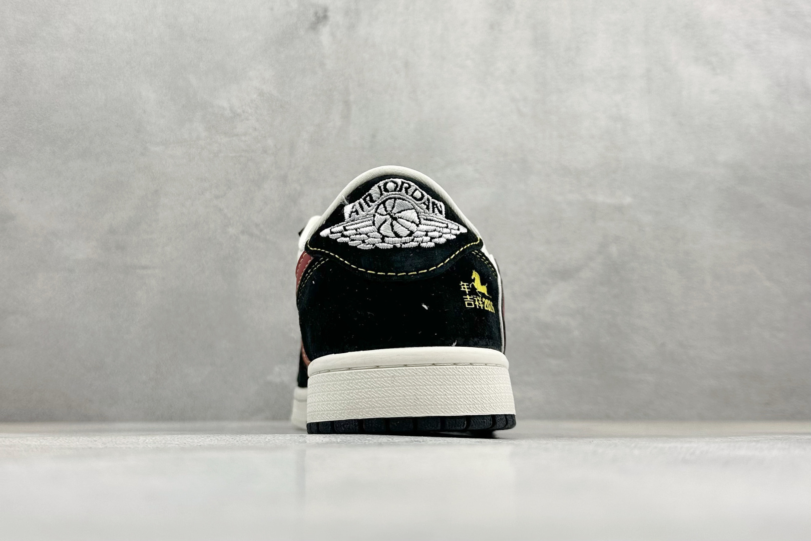 260 Air Jordan 1 Low AJ1 乔1 2026 马年限定 高端定制 低帮倒钩复古篮球鞋 JW1188-181