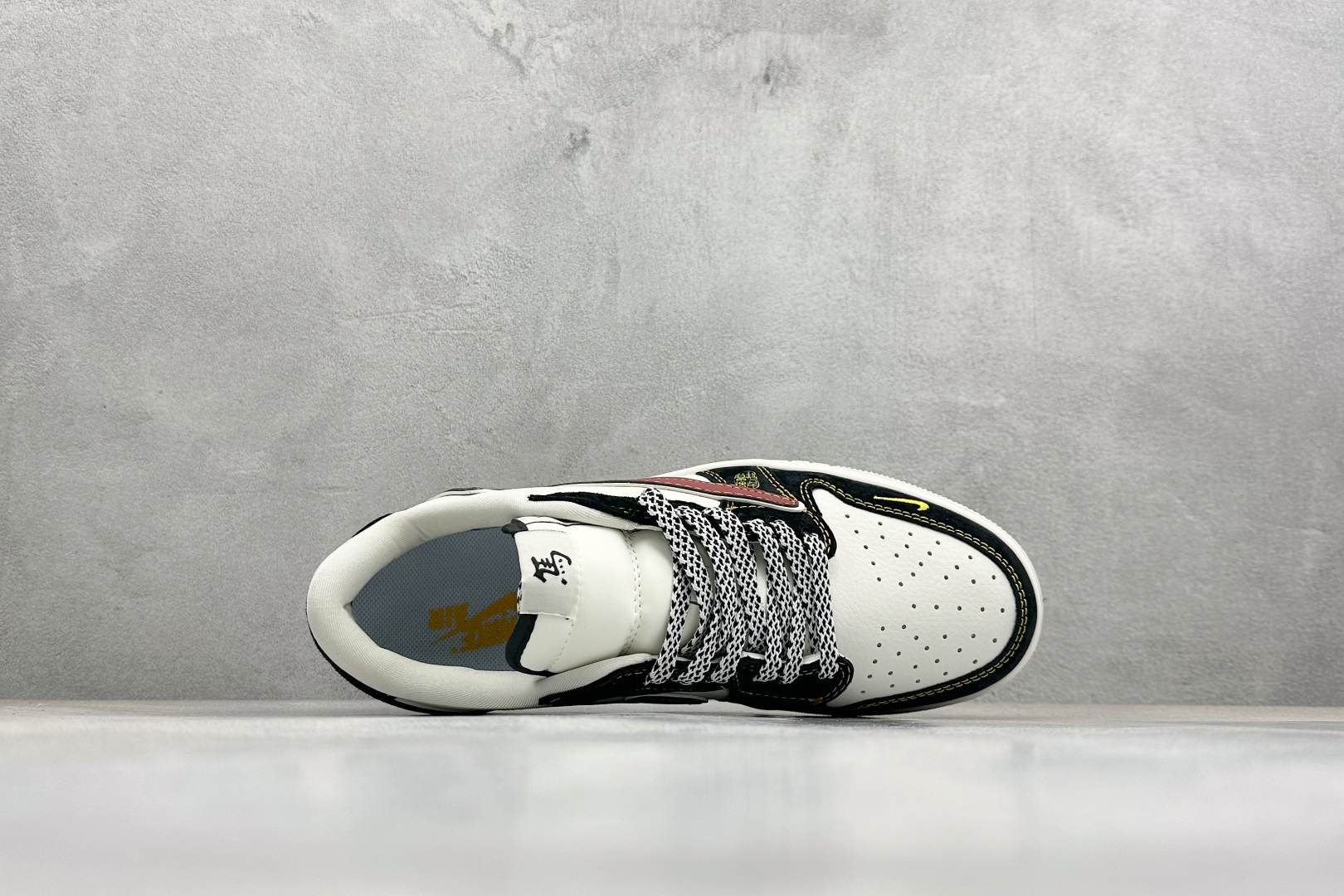 260 Air Jordan 1 Low AJ1 乔1 2026 马年限定 高端定制 低帮倒钩复古篮球鞋 JW1188-181