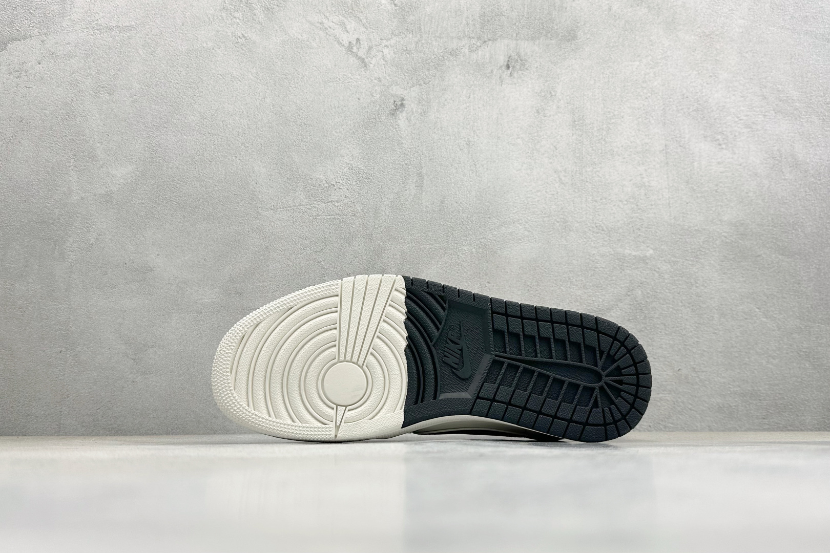 260 Air Jordan 1 Low AJ1 乔1 2026 马年限定 高端定制 低帮倒钩复古篮球鞋 JW1188-181
