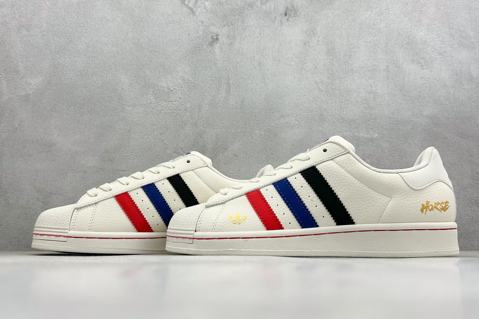240 AD Originals Super马年限定 贝壳头板鞋 LX0916-Chinese UA Cheap High Quatity Brand Clothes Bags handbags Sneakers wholesale wholesaler seller from China Factory suppliers Fashion Clothing Shoes best Quality Beautiful Price 240 AD Originals Super马年限定 贝壳头板鞋 LX0916