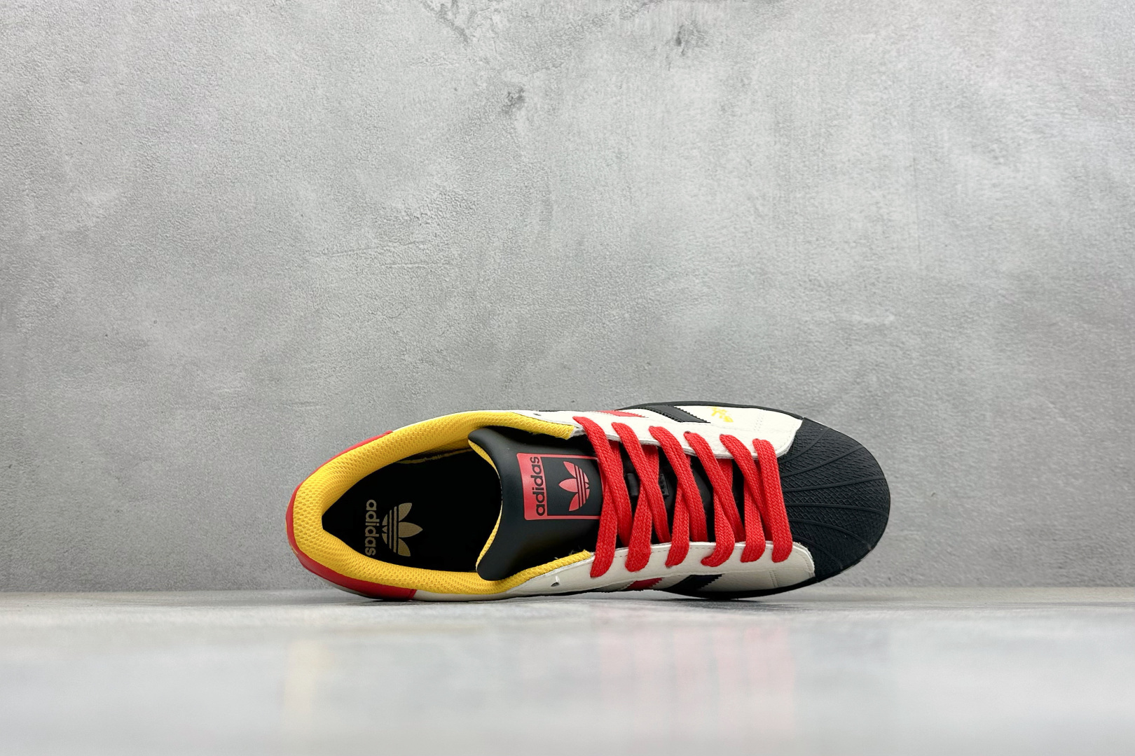 AD Originals Super马年限定 贝壳头板鞋 LX0915-Top High Quatity Cheap Sneakers Fashion Clothing Clothes Bags handbags Shoes of all Brand wholesale With The best Quality And Beautiful Price from China Factory Chinese suppliers wholesaler seller AD Originals Super马年限定 贝壳头板鞋 LX0915