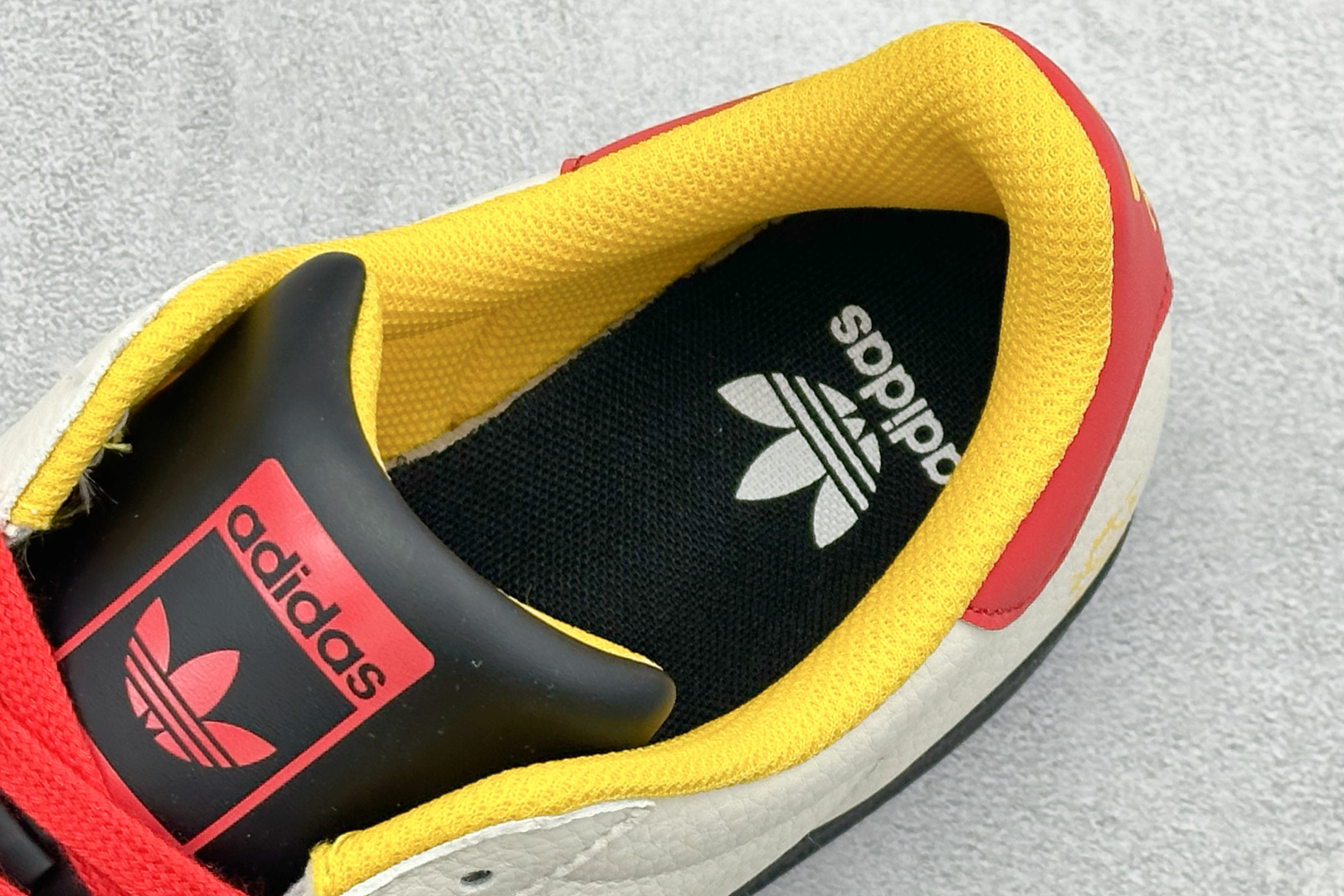 AD Originals Super马年限定 贝壳头板鞋 LX0915-Top High Quatity Cheap Sneakers Fashion Clothing Clothes Bags handbags Shoes of all Brand wholesale With The best Quality And Beautiful Price from China Factory Chinese suppliers wholesaler seller AD Originals Super马年限定 贝壳头板鞋 LX0915