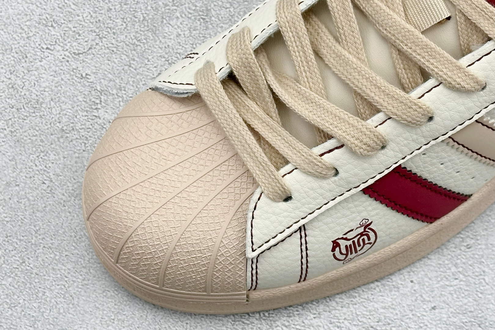 AD Originals Super马年限定 贝壳头板鞋 LX0917-Top High Quatity Cheap Sneakers Fashion Clothing Clothes Bags handbags Shoes of all Brand wholesale With The best Quality And Beautiful Price from China Factory Chinese suppliers wholesaler seller AD Originals Super马年限定 贝壳头板鞋 LX0917