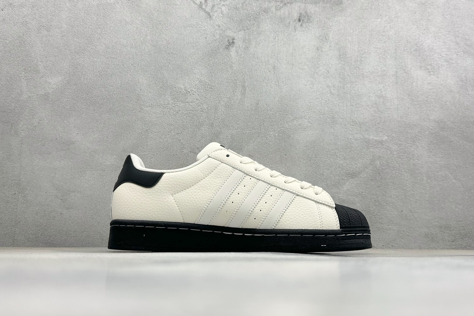 AD Originals Super马年限定 贝壳头板鞋 LX0913