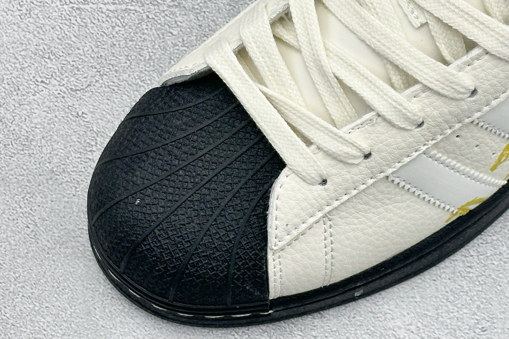 AD Originals Super马年限定 贝壳头板鞋 LX0913
