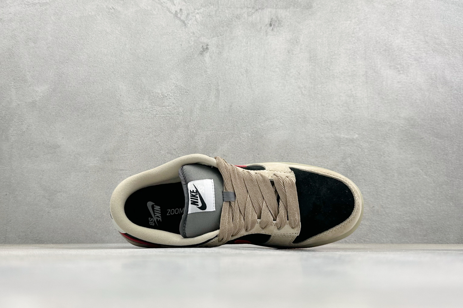K版Nike SB Dunk Low 卡其黑红钩 低帮休闲板鞋 HJ0367-200 K版Nike SB Dunk Low 卡其黑红钩 低帮休闲板鞋 HJ0367-200
