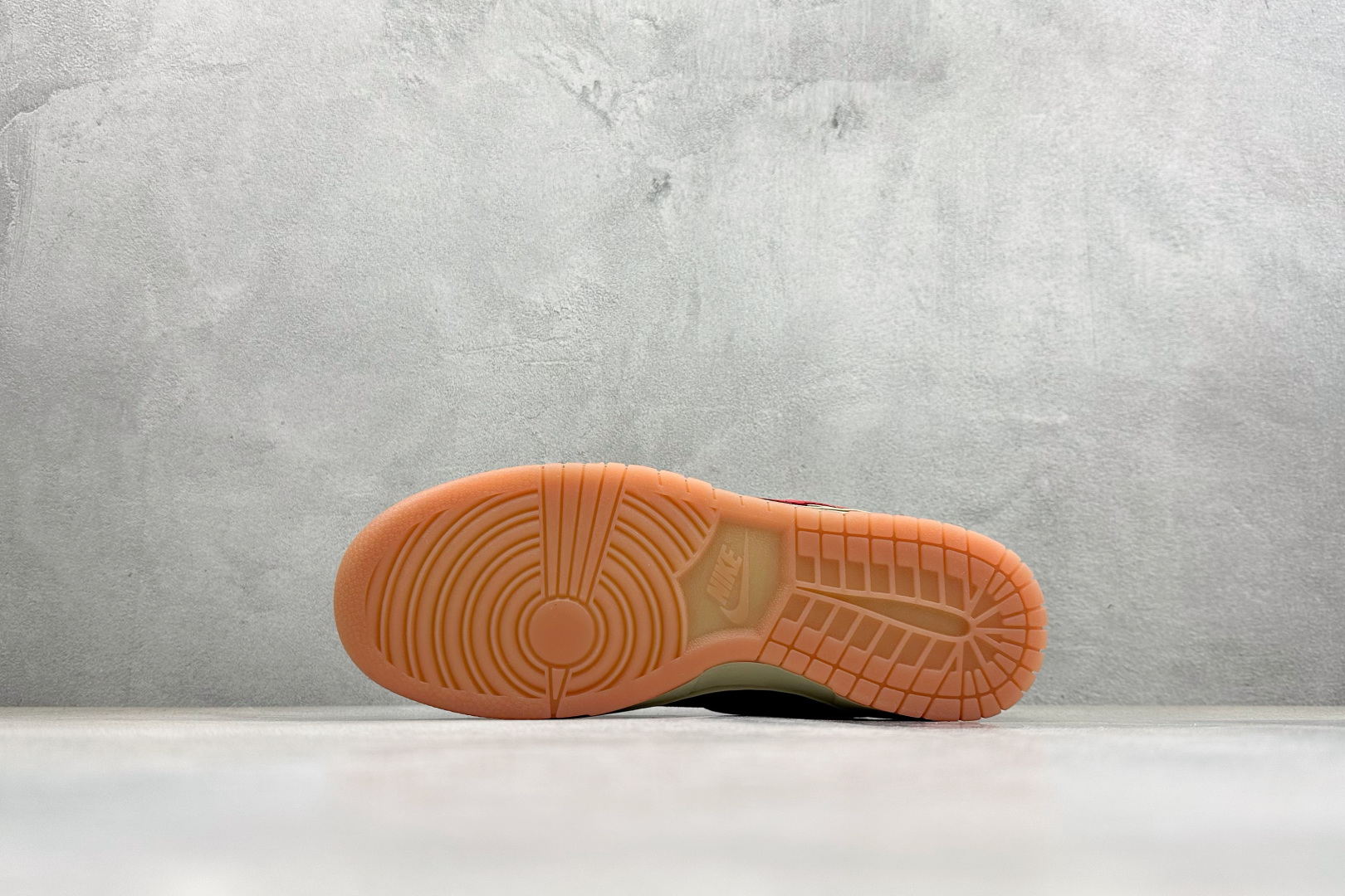 K版Nike SB Dunk Low 卡其黑红钩 低帮休闲板鞋 HJ0367-200 K版Nike SB Dunk Low 卡其黑红钩 低帮休闲板鞋 HJ0367-200