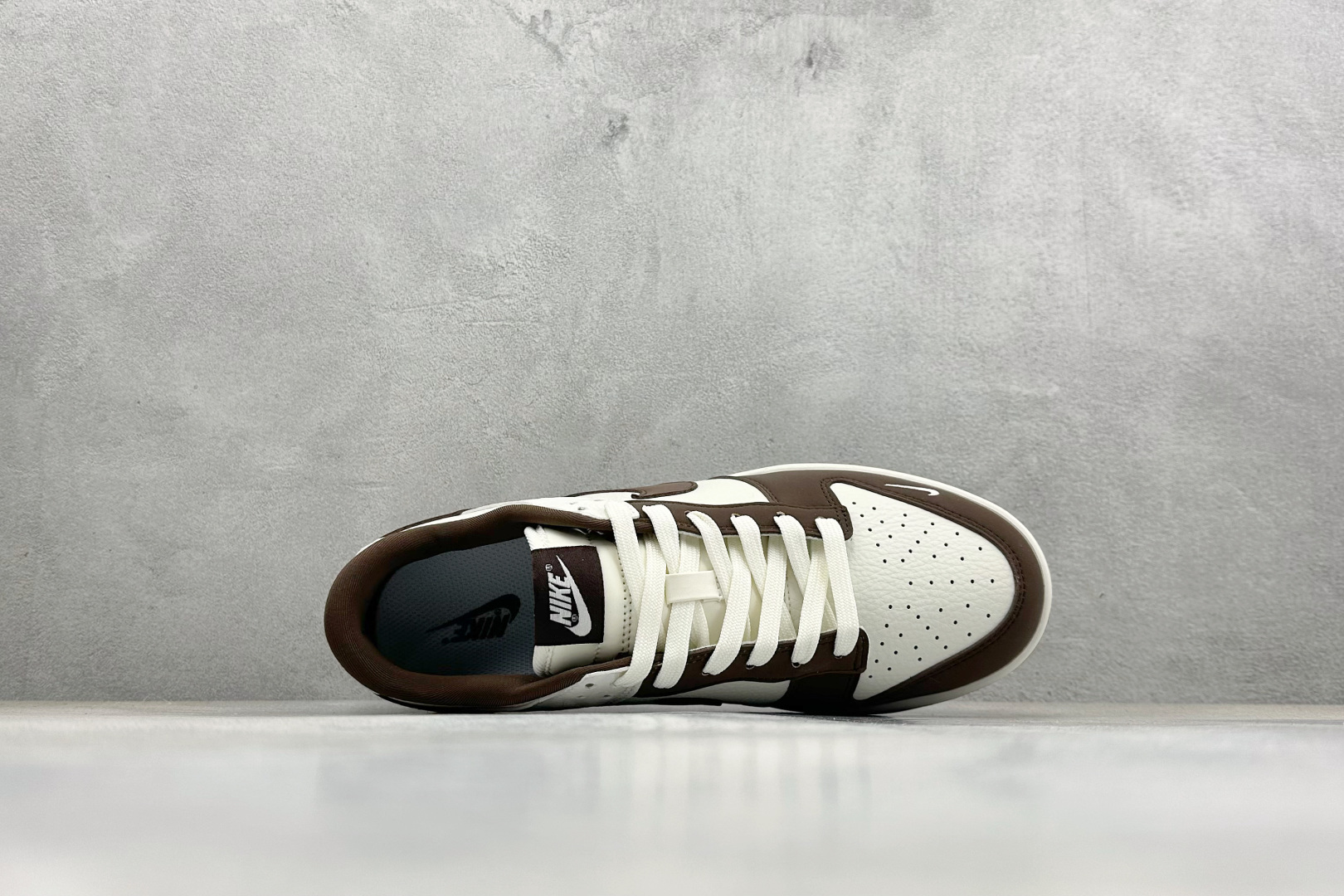 SC版Nike SB Dunk Low“马年限定——棕白浮雕” 高端私人定制 低帮休闲滑板鞋 IQ1118-220