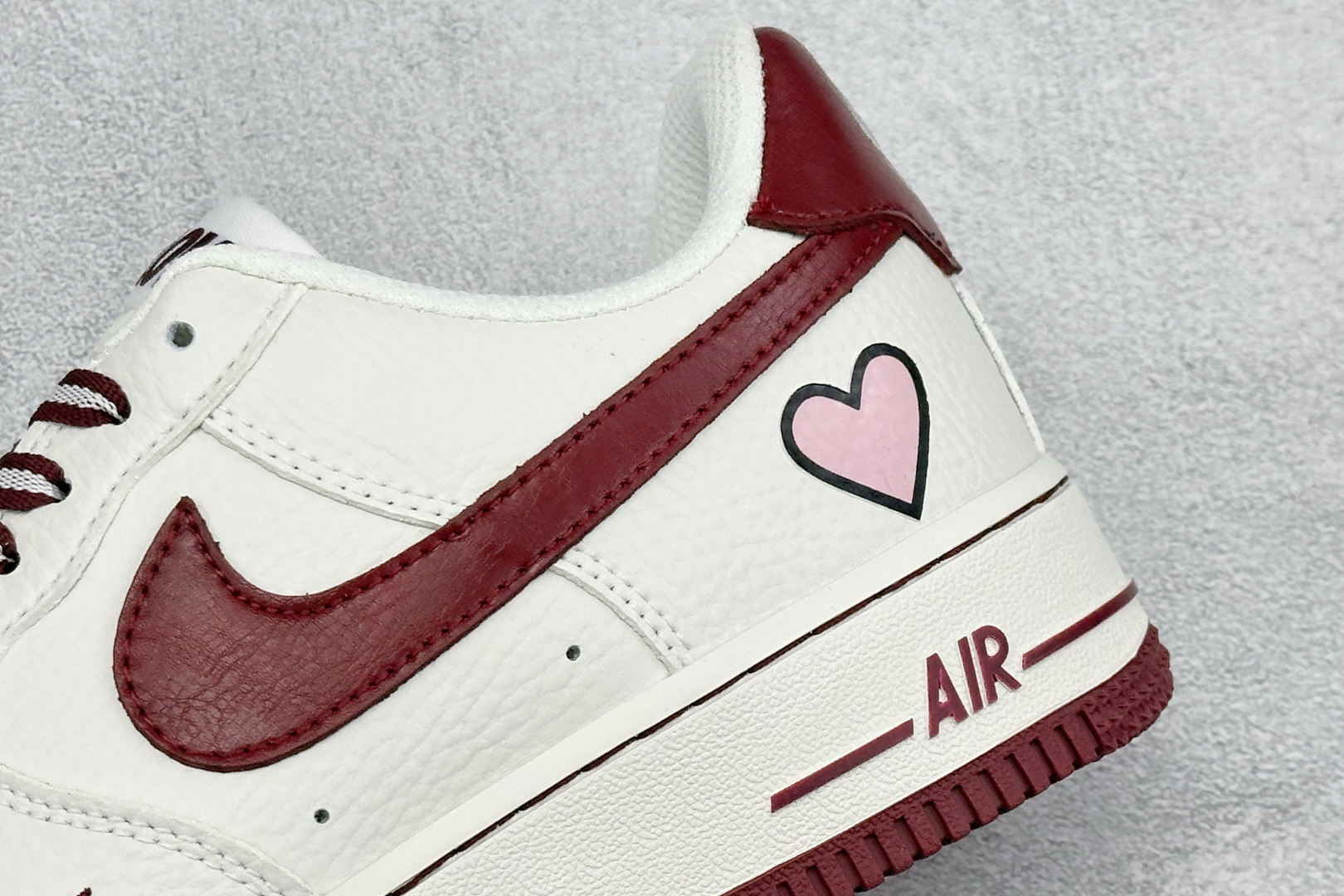 260 SC版NIke Air Force 1 '07 Low “情人节限定--白韵红缘” 空军一号低帮 运动鞋 NH0601-539-Chinese UA Cheap High Quatity Brand Clothes Bags handbags Sneakers wholesale wholesaler seller from China Factory suppliers Fashion Clothing Shoes best Quality Beautiful Price 260 SC版NIke Air Force 1 '07 Low “情人节限定--白韵红缘” 空军一号低帮 运动鞋 NH0601-539