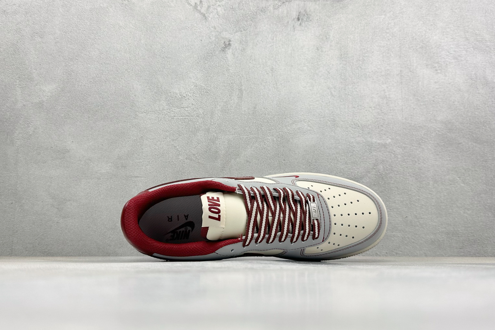 260 SC版NIke Air Force 1 '07 Low “情人节限定--烟灰赤痕” 空军一号低帮 运动鞋 NH0601-540