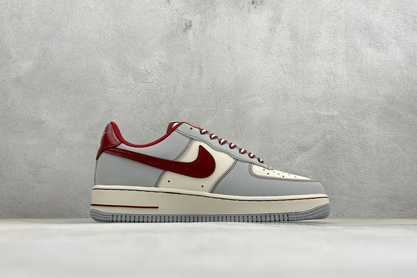 260 SC版NIke Air Force 1 '07 Low “情人节限定--烟灰赤痕” 空军一号低帮 运动鞋 NH0601-540