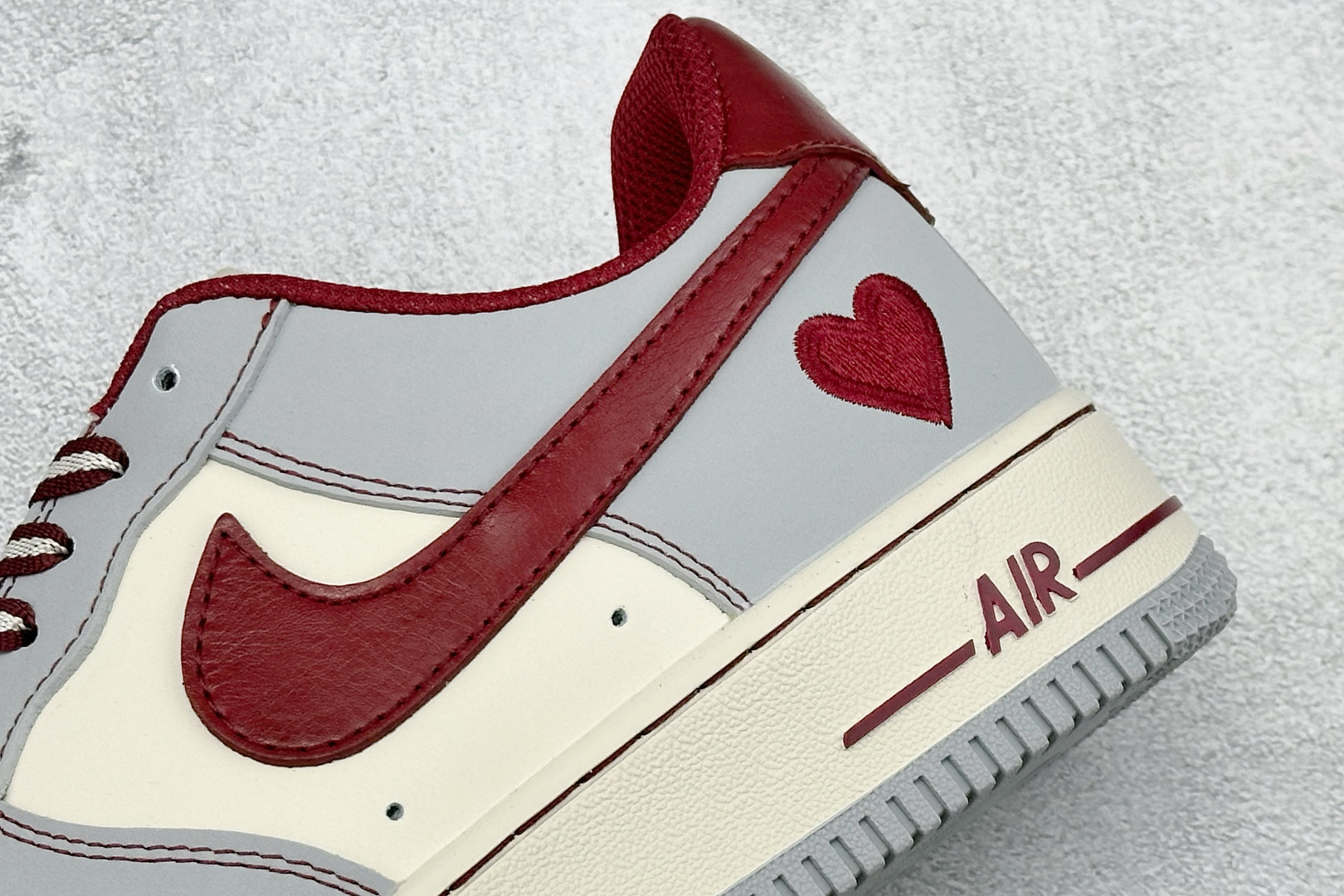 260 SC版NIke Air Force 1 '07 Low “情人节限定--烟灰赤痕” 空军一号低帮 运动鞋 NH0601-540