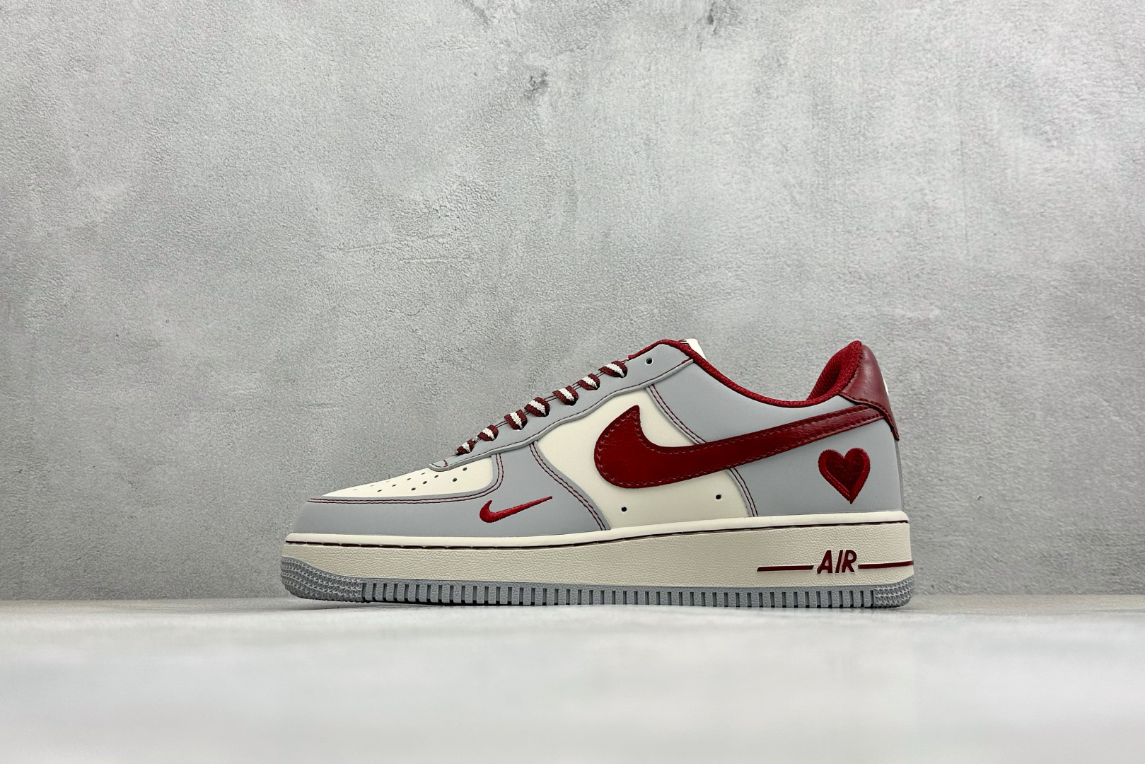 260 SC版NIke Air Force 1 '07 Low “情人节限定--烟灰赤痕” 空军一号低帮 运动鞋 NH0601-540