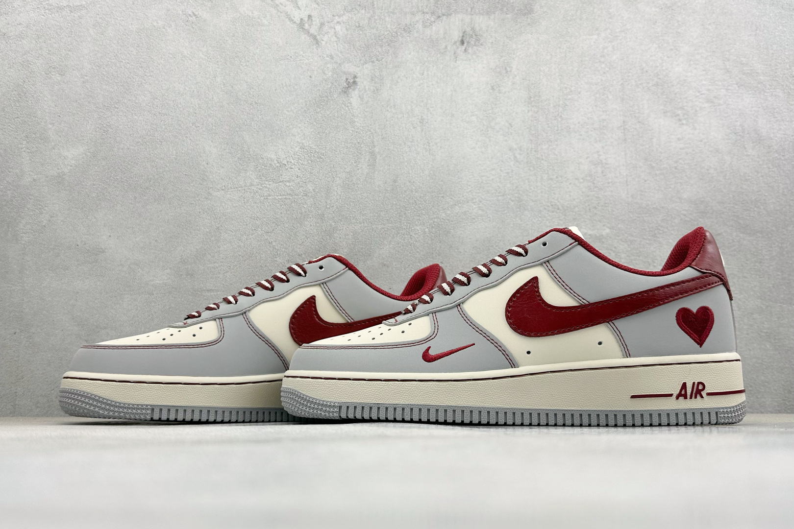 260 SC版NIke Air Force 1 '07 Low “情人节限定--烟灰赤痕” 空军一号低帮 运动鞋 NH0601-540
