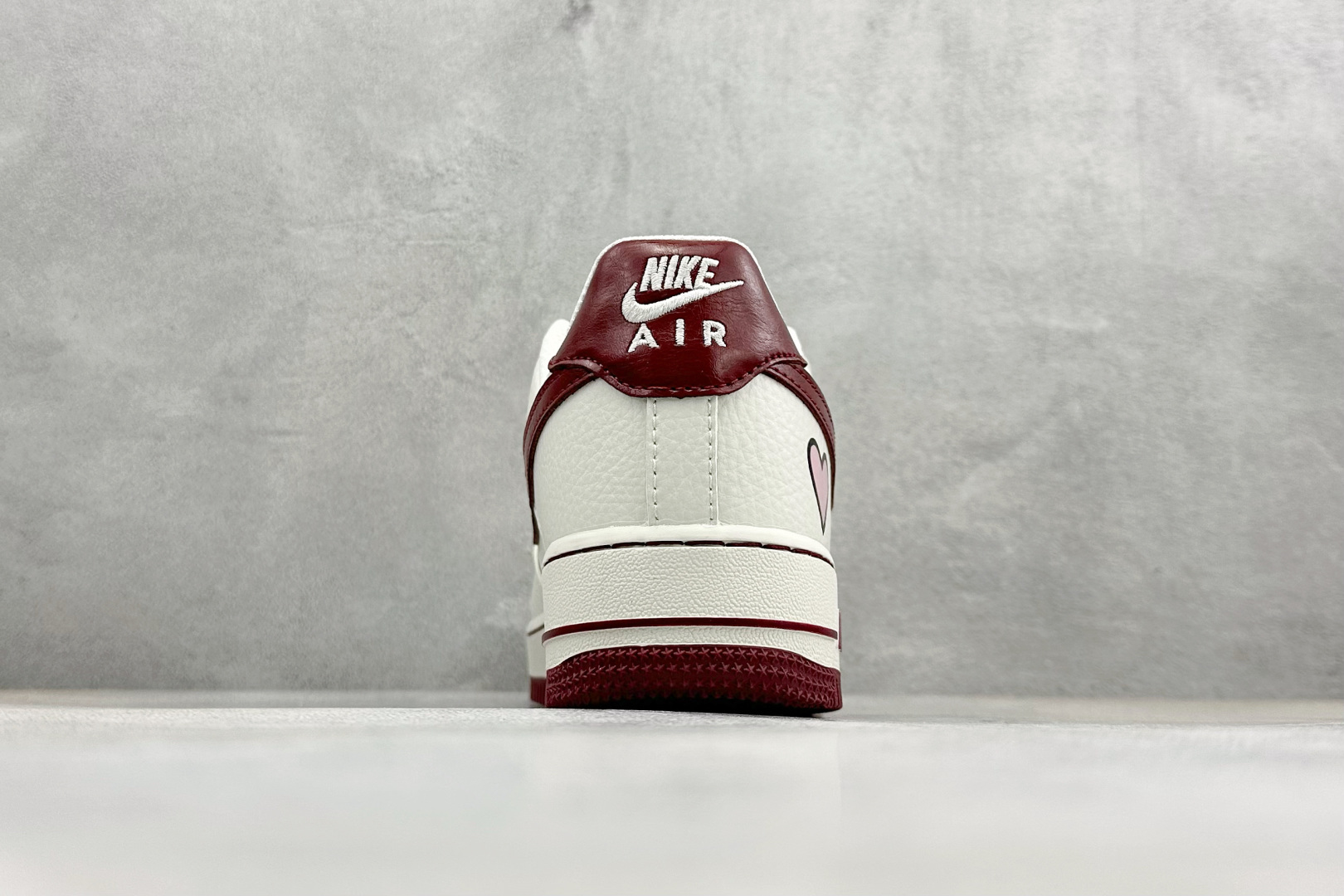 260 SC版NIke Air Force 1 '07 Low “情人节限定--白韵红缘” 空军一号低帮 运动鞋 NH0601-539-Chinese UA Cheap High Quatity Brand Clothes Bags handbags Sneakers wholesale wholesaler seller from China Factory suppliers Fashion Clothing Shoes best Quality Beautiful Price 260 SC版NIke Air Force 1 '07 Low “情人节限定--白韵红缘” 空军一号低帮 运动鞋 NH0601-539