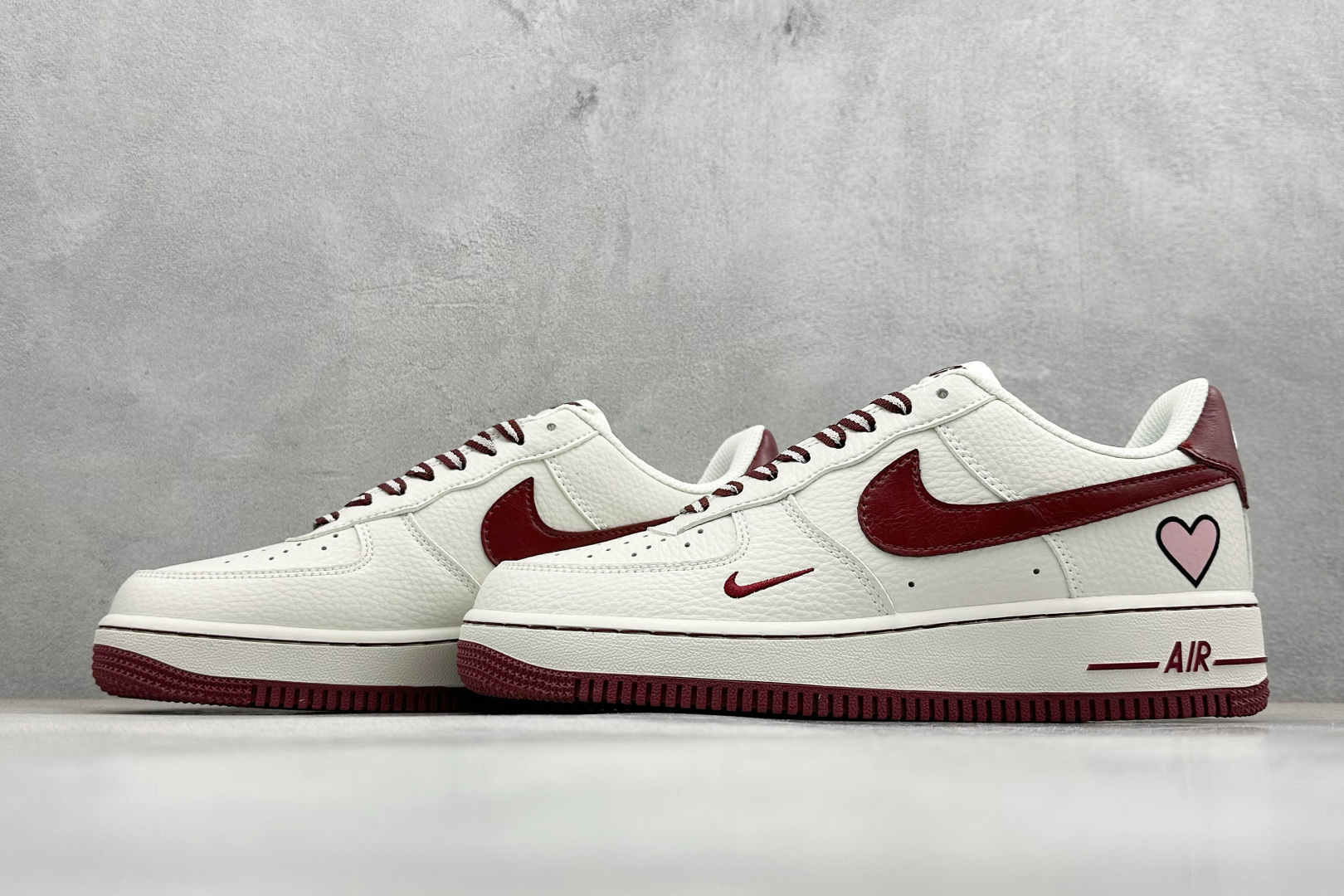 260 SC版NIke Air Force 1 '07 Low “情人节限定--白韵红缘” 空军一号低帮 运动鞋 NH0601-539-Chinese UA Cheap High Quatity Brand Clothes Bags handbags Sneakers wholesale wholesaler seller from China Factory suppliers Fashion Clothing Shoes best Quality Beautiful Price 260 SC版NIke Air Force 1 '07 Low “情人节限定--白韵红缘” 空军一号低帮 运动鞋 NH0601-539