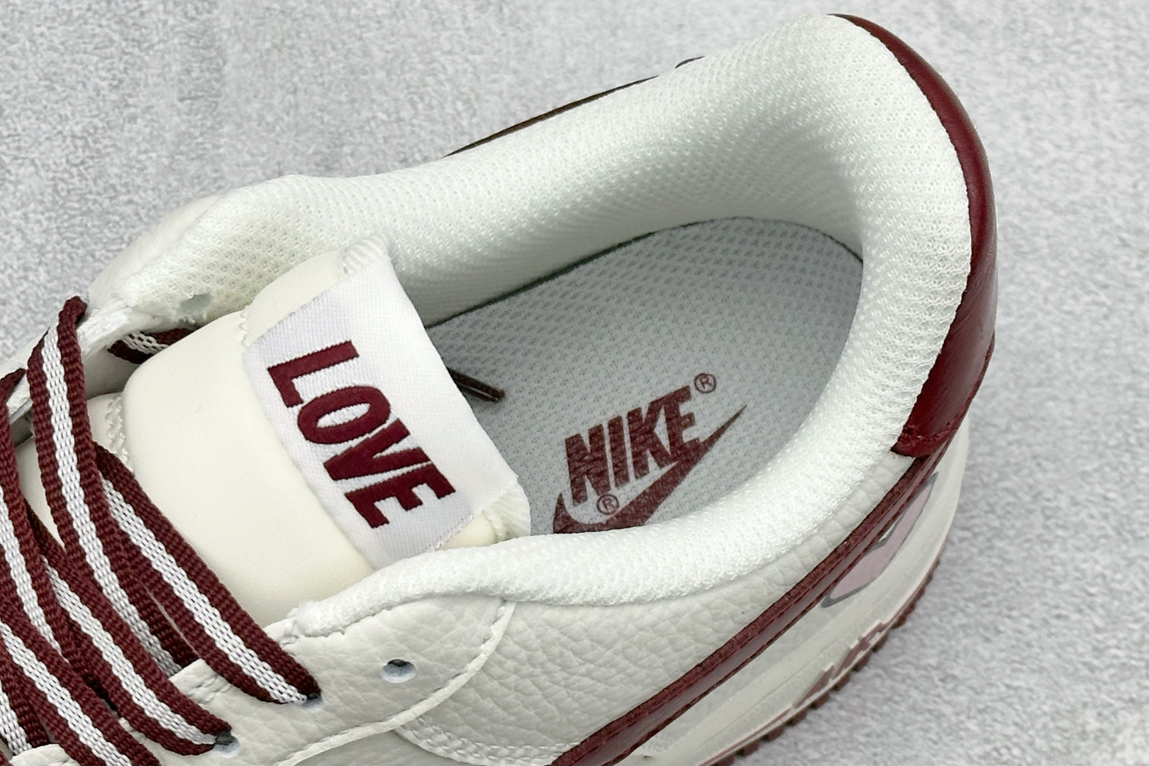 260 SC版NIke Air Force 1 '07 Low “情人节限定--白韵红缘” 空军一号低帮 运动鞋 NH0601-539-Chinese UA Cheap High Quatity Brand Clothes Bags handbags Sneakers wholesale wholesaler seller from China Factory suppliers Fashion Clothing Shoes best Quality Beautiful Price 260 SC版NIke Air Force 1 '07 Low “情人节限定--白韵红缘” 空军一号低帮 运动鞋 NH0601-539
