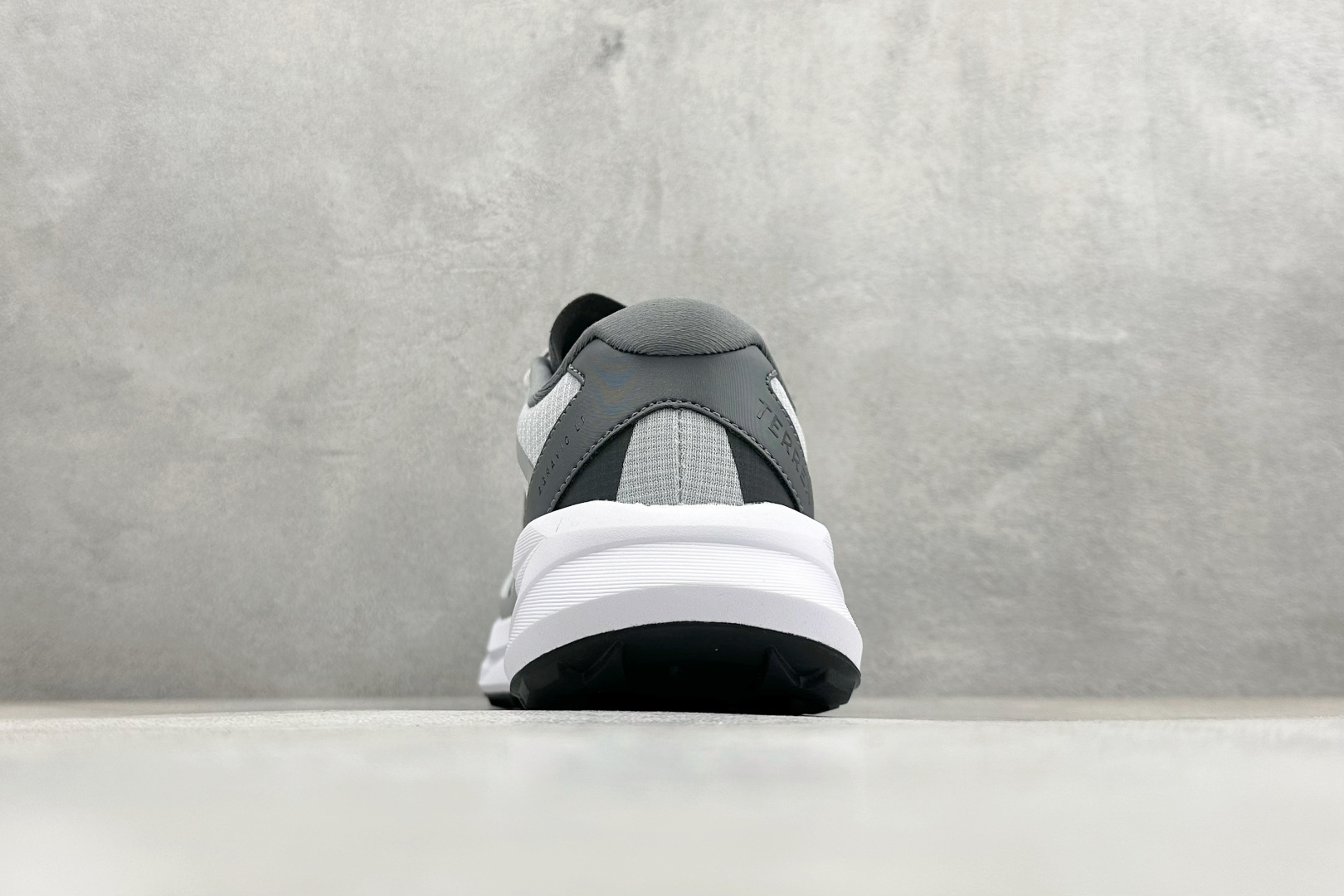 Adidas Terrex Agravic Lt 阿迪超轻透气缓震跑鞋 KK1874
